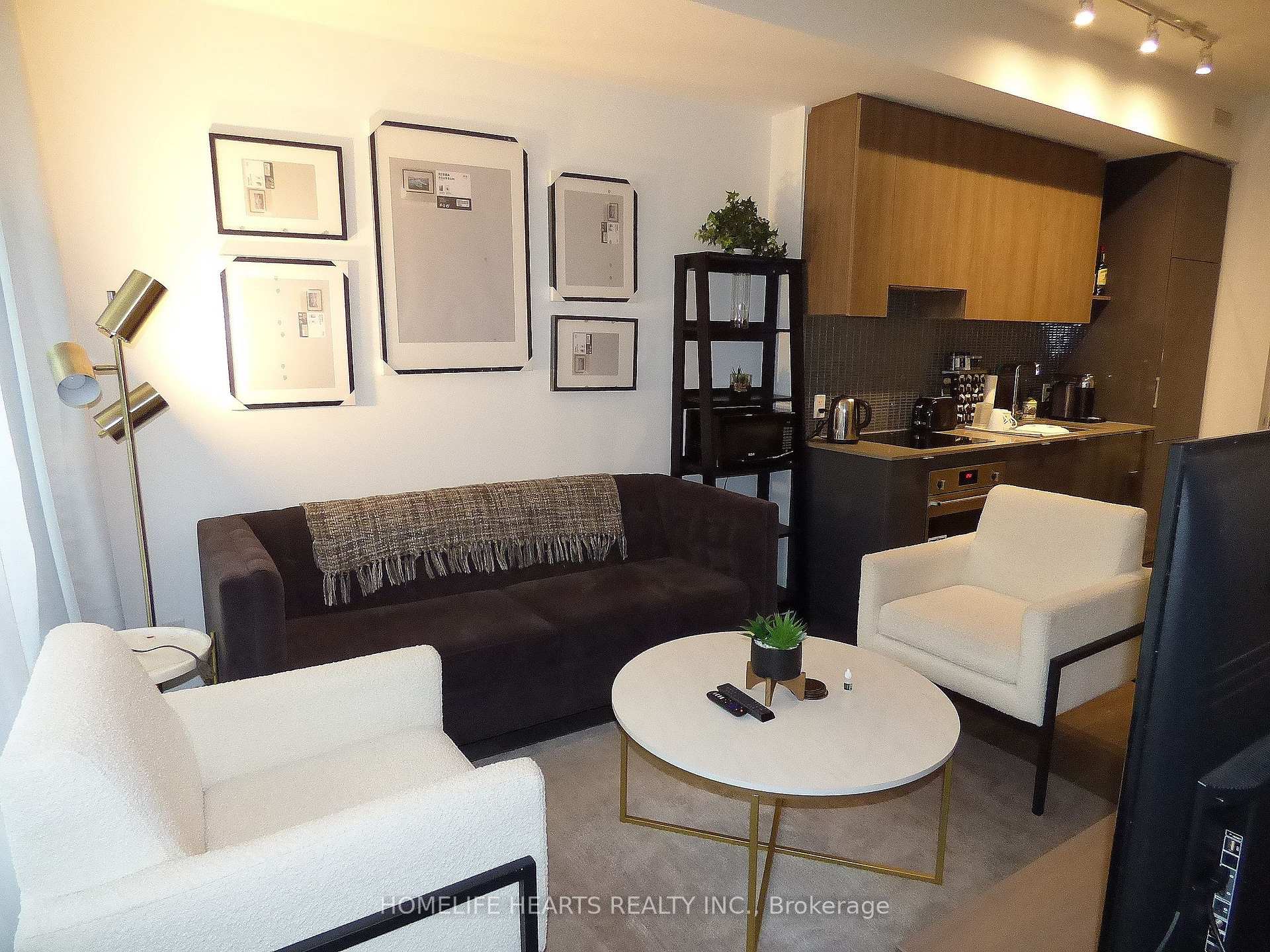 Photo 6 of Unit 205, 161 Roehampton Avenue, Toronto, Mount Pleasant West — HOMEH