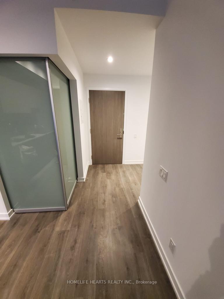 Photo 3 of Unit 205, 161 Roehampton Avenue, Toronto, Mount Pleasant West — HOMEH