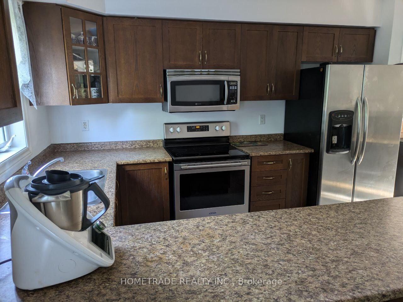 Photo 2 of 127 Carrier Crescent, Vaughan, Patterson — HOMEH