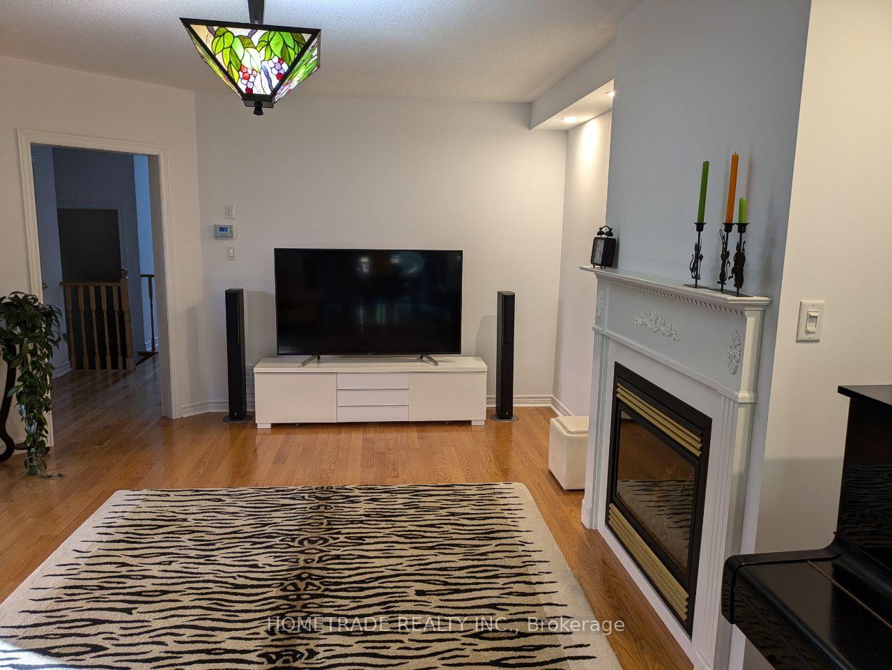 Photo 10 of 127 Carrier Crescent, Vaughan, Patterson — HOMEH