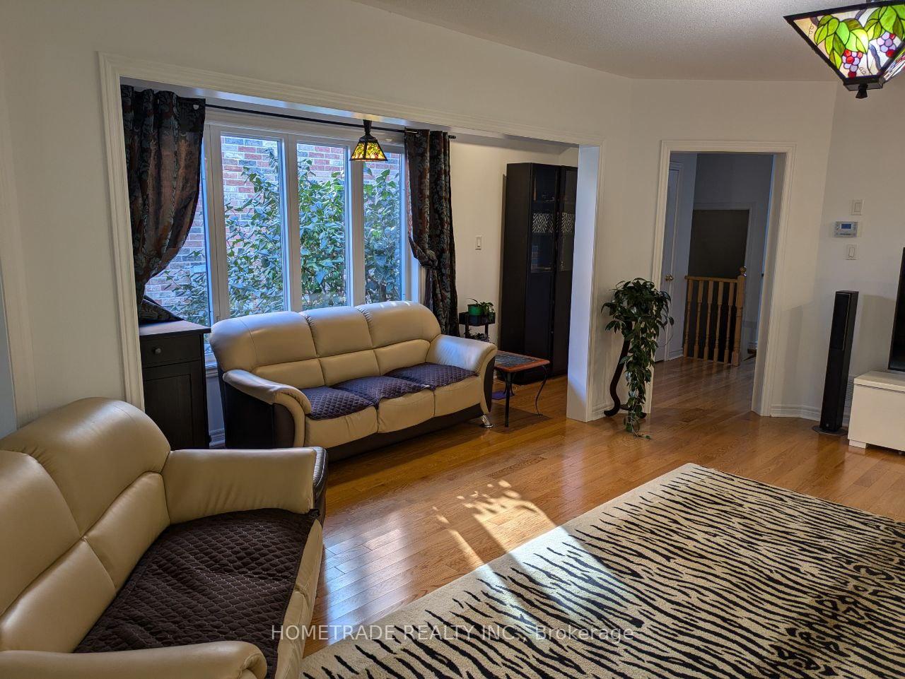 Photo 9 of 127 Carrier Crescent, Vaughan, Patterson — HOMEH