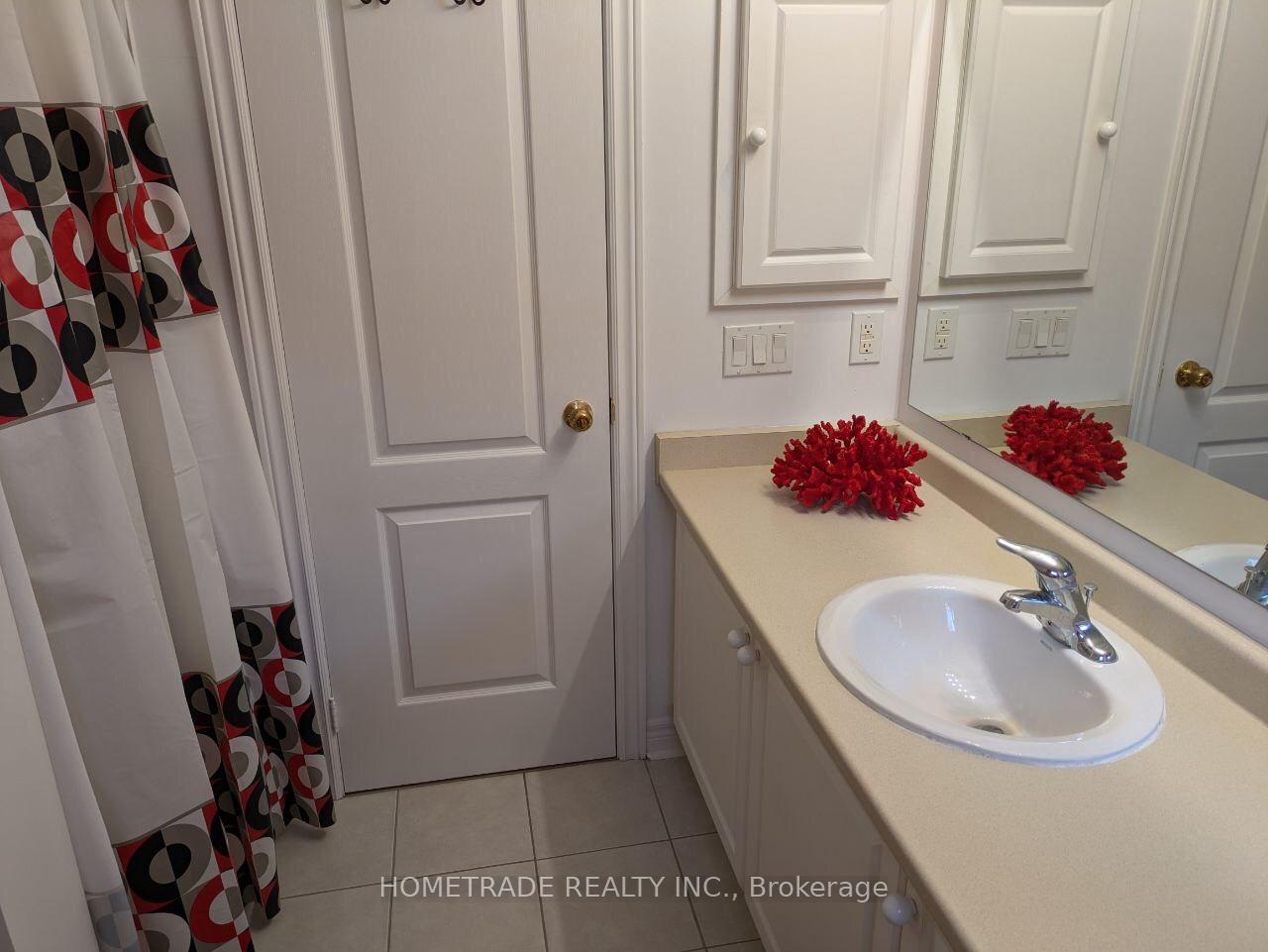 Photo 14 of 127 Carrier Crescent, Vaughan, Patterson — HOMEH