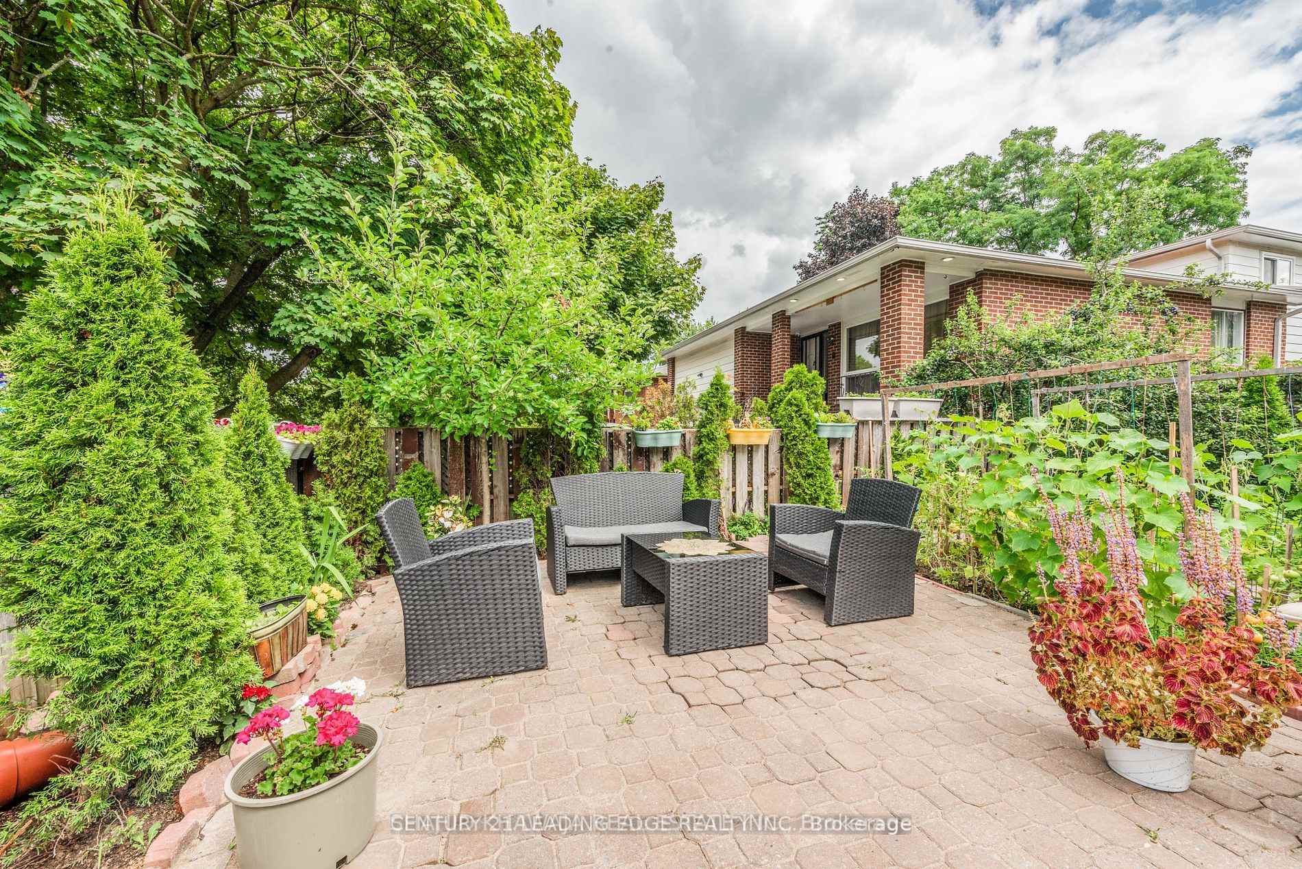 Photo 11 of 1909 Poppy Lane, Pickering, Liverpool — HOMEH