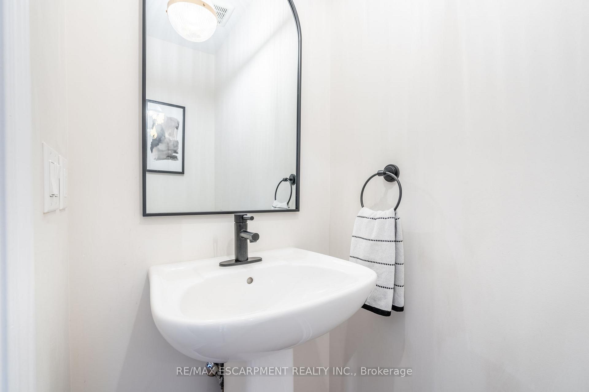 Photo 9 of Unit 15, 27 Rachel Drive, Hamilton, Winona Park — HOMEH