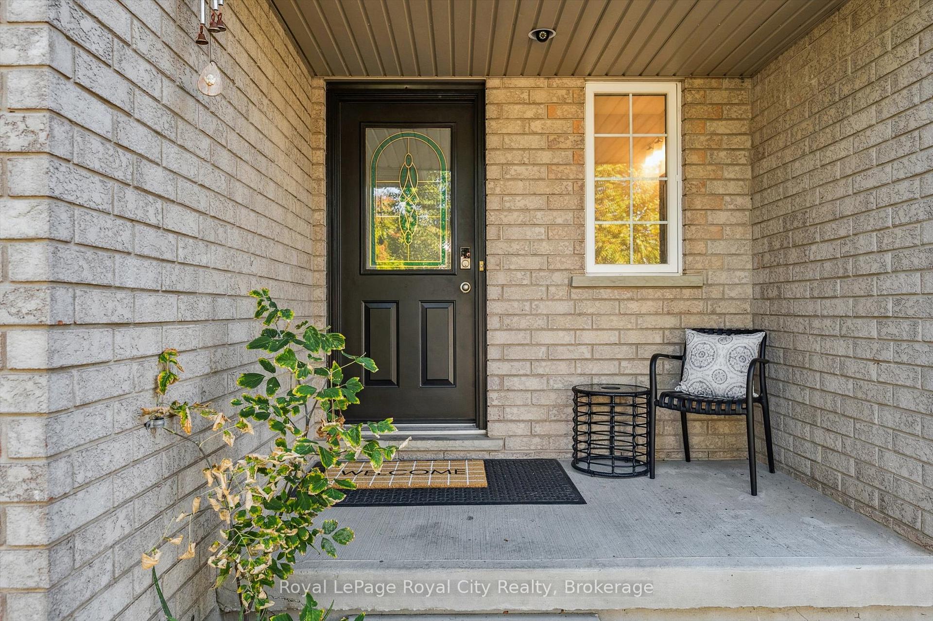 Photo 4 of 130 Silurian Drive, Guelph, Grange Road — HOMEH