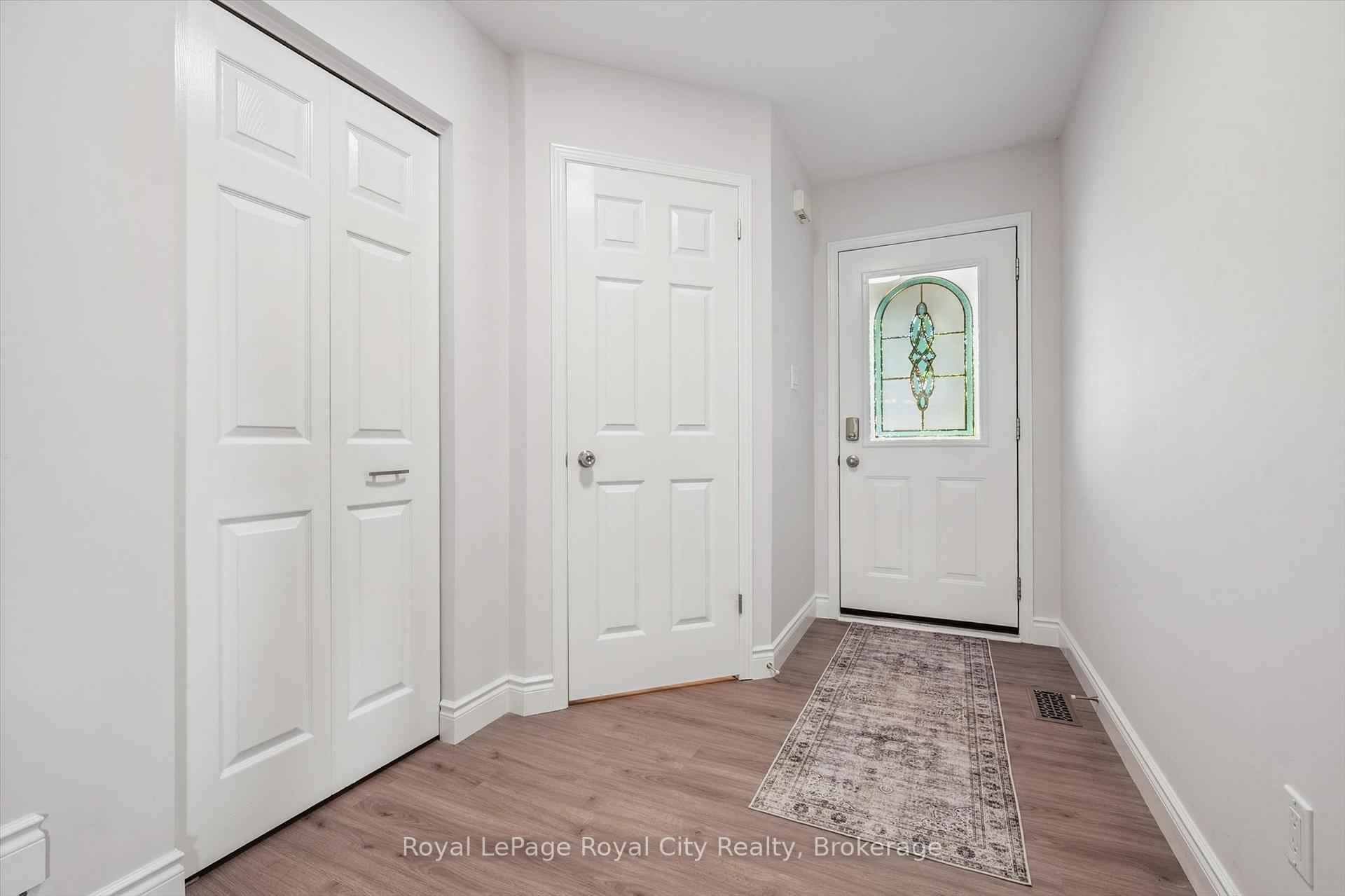 Photo 5 of 130 Silurian Drive, Guelph, Grange Road — HOMEH