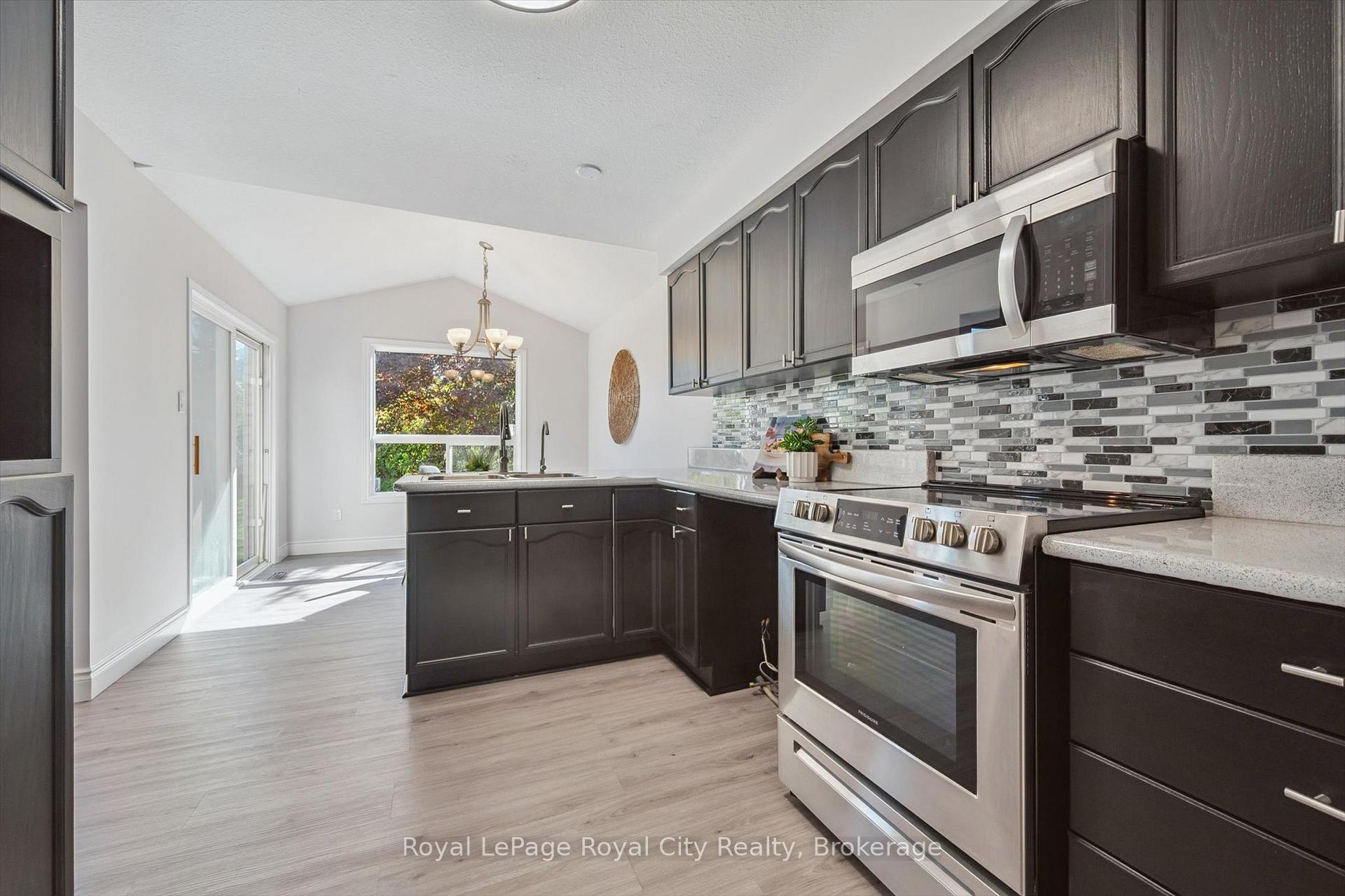 Photo 15 of 130 Silurian Drive, Guelph, Grange Road — HOMEH
