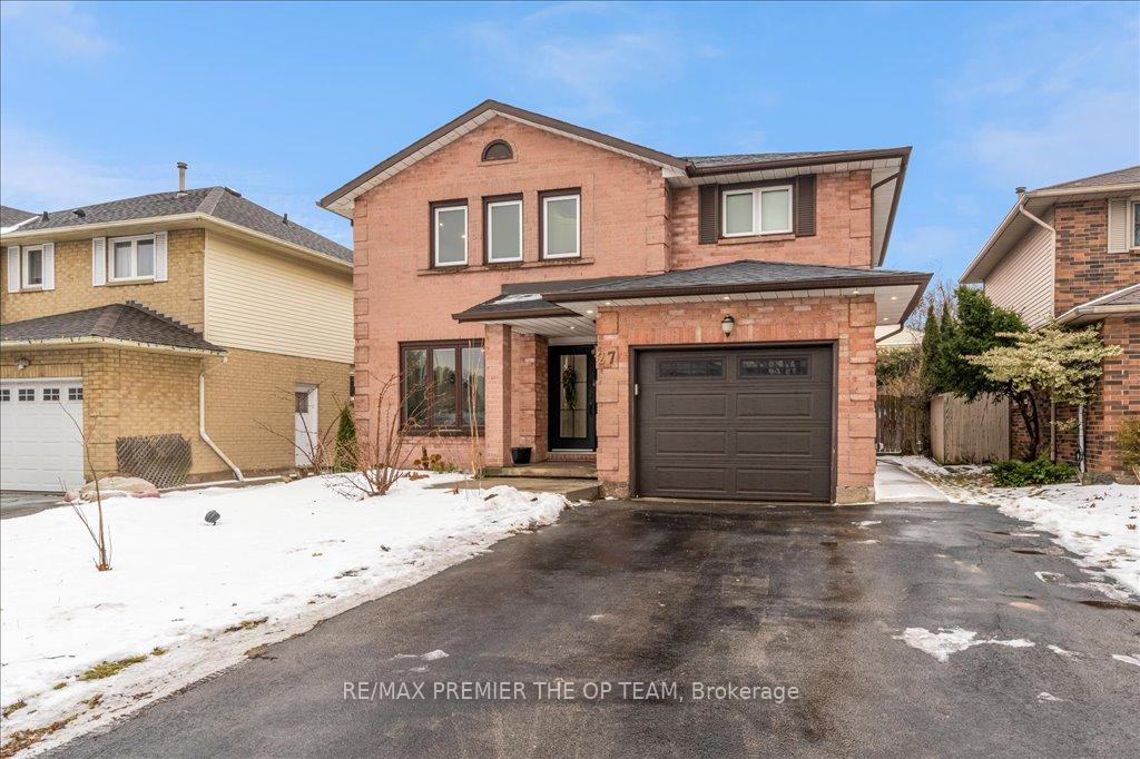 Photo 1 of 27 Elmira Drive, Hamilton, Fessenden — HOMEH