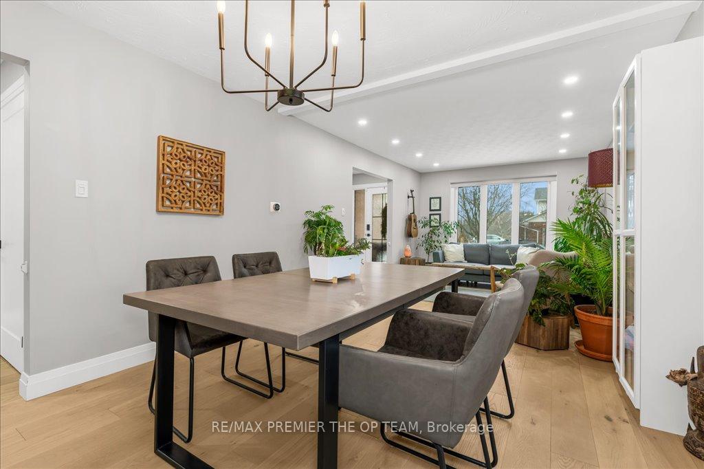 Photo 4 of 27 Elmira Drive, Hamilton, Fessenden — HOMEH
