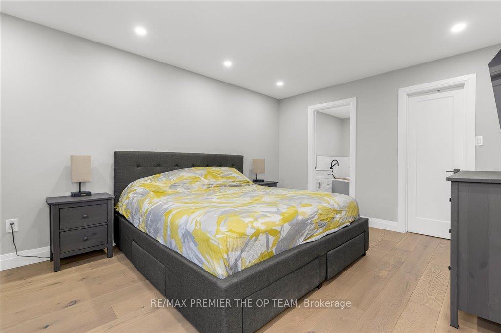 Photo 33 of 27 Elmira Drive, Hamilton, Fessenden — HOMEH