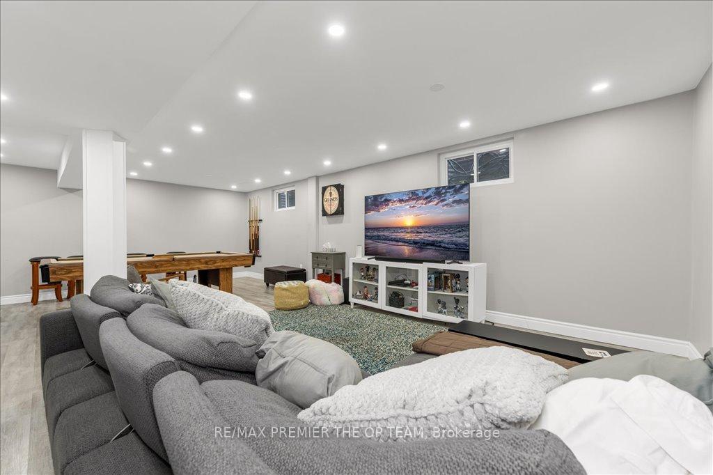 Photo 35 of 27 Elmira Drive, Hamilton, Fessenden — HOMEH