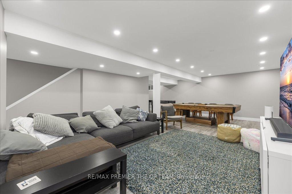 Photo 32 of 27 Elmira Drive, Hamilton, Fessenden — HOMEH