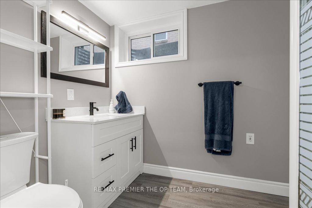 Photo 25 of 27 Elmira Drive, Hamilton, Fessenden — HOMEH