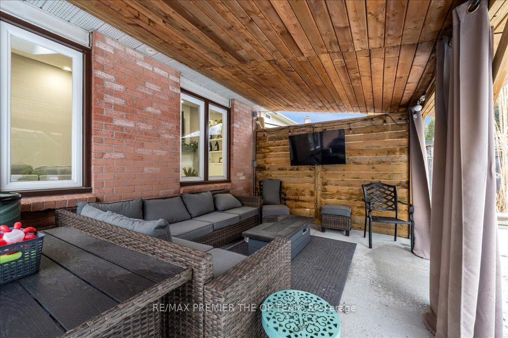 Photo 34 of 27 Elmira Drive, Hamilton, Fessenden — HOMEH