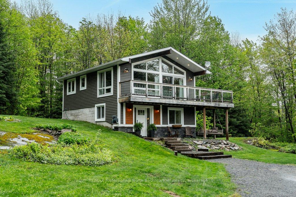 Front of 1521 Bobcaygeon Road