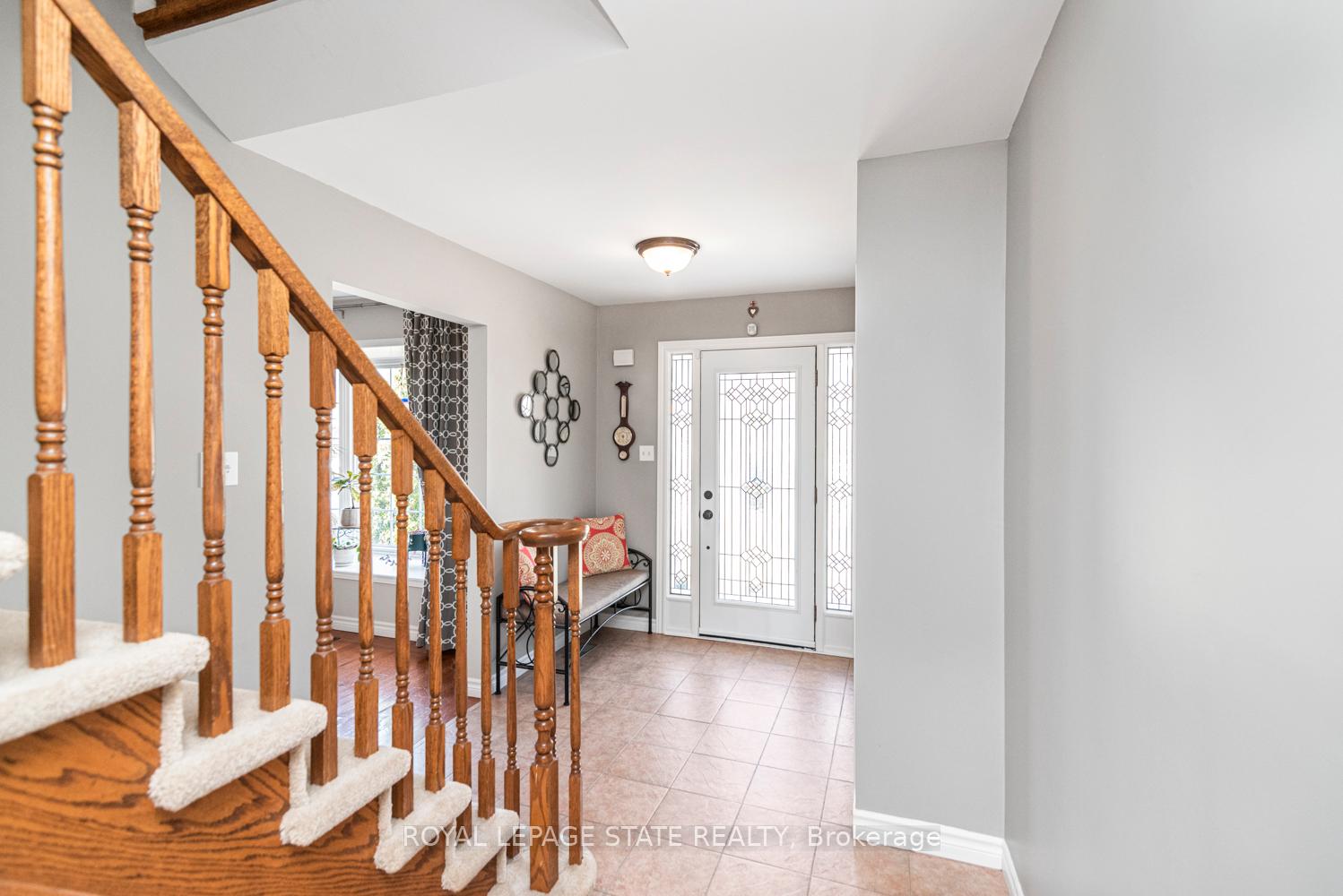 Photo 4 of 67 Foxmeadow Drive, Hamilton, Stoney Creek Mountain — HOMEH