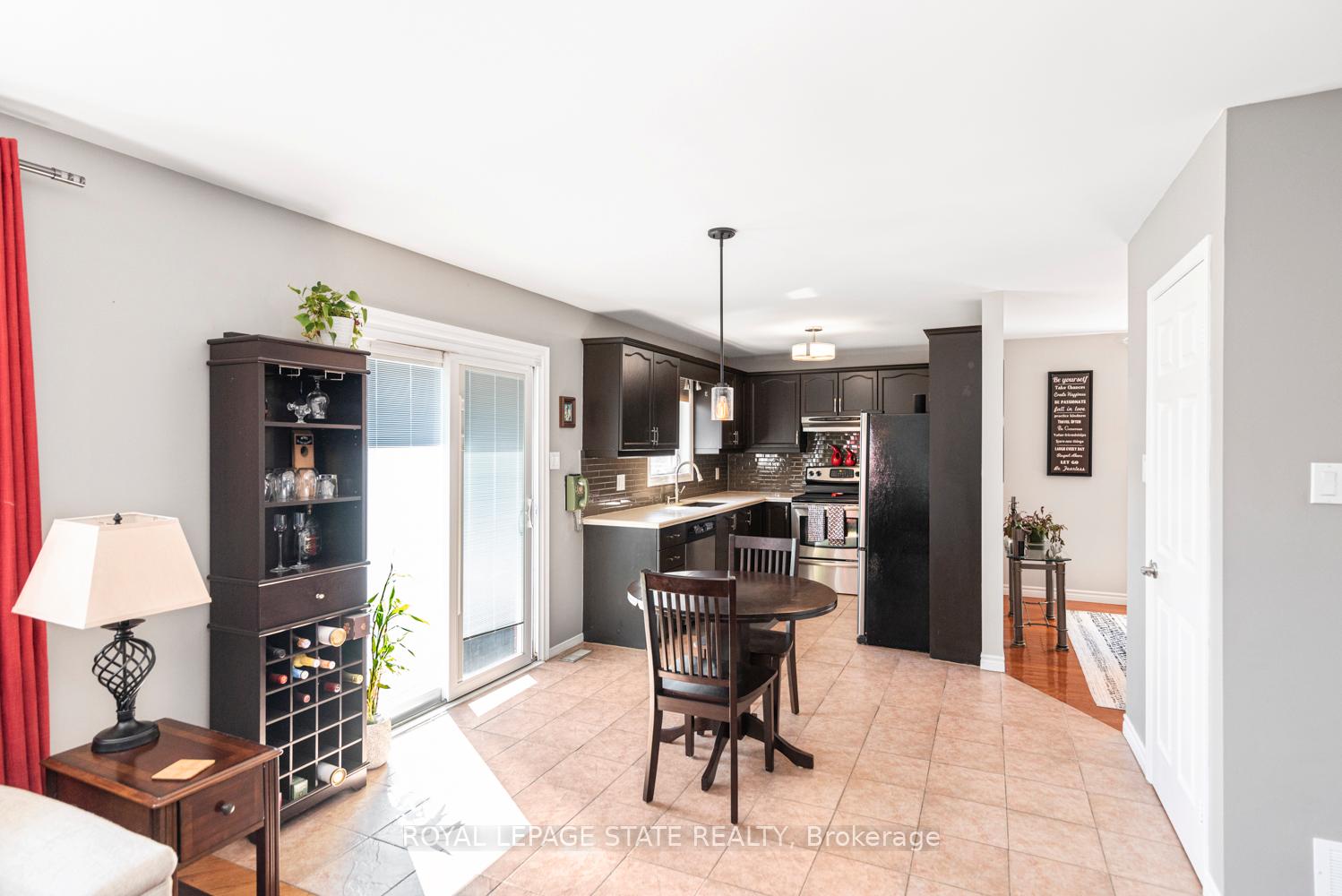 Photo 13 of 67 Foxmeadow Drive, Hamilton, Stoney Creek Mountain — HOMEH
