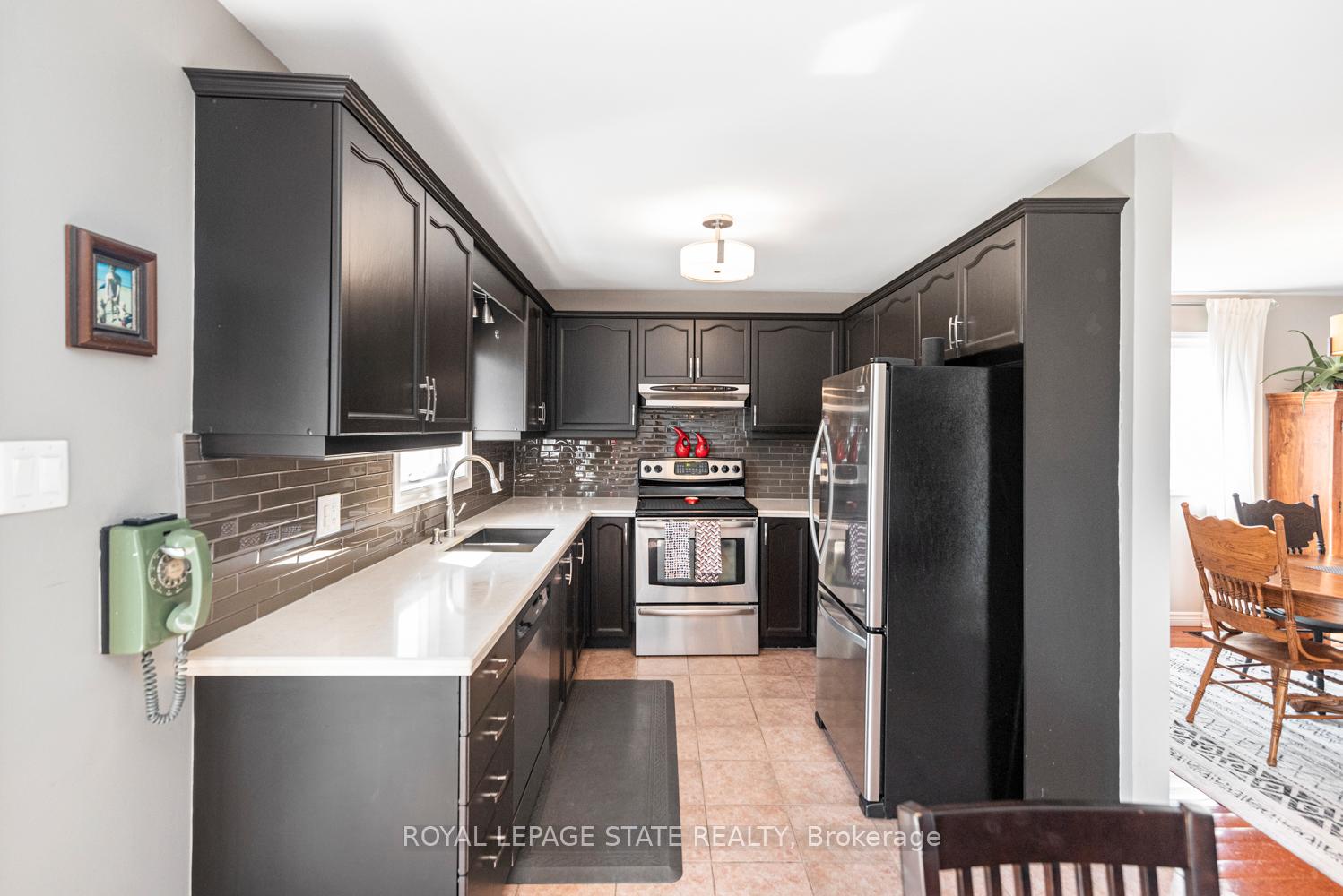Photo 9 of 67 Foxmeadow Drive, Hamilton, Stoney Creek Mountain — HOMEH