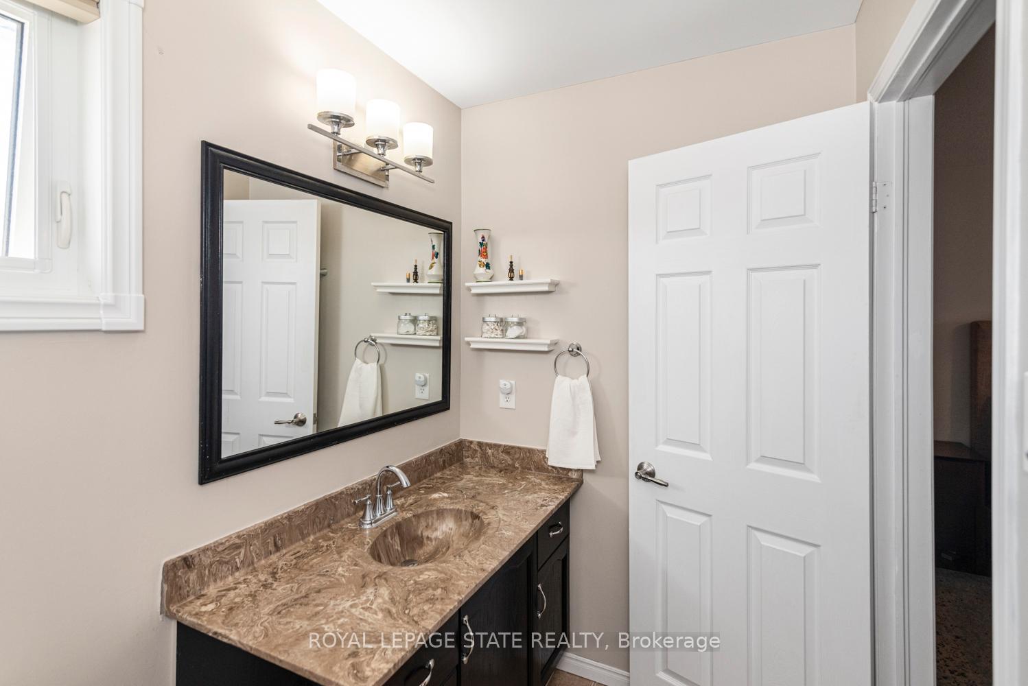 Photo 24 of 67 Foxmeadow Drive, Hamilton, Stoney Creek Mountain — HOMEH