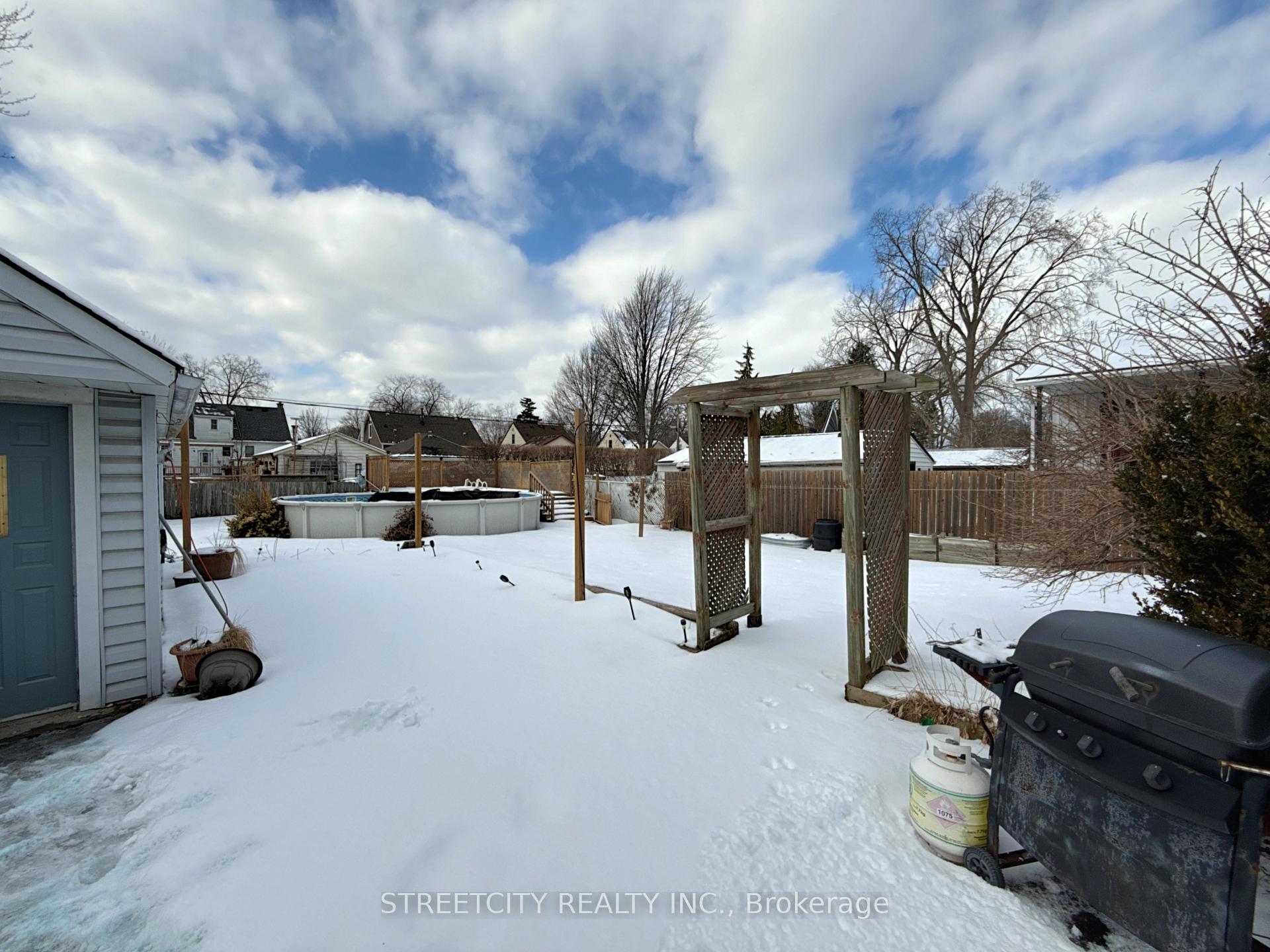 Photo 3 of 667 Murphy Road, Sarnia — HOMEH