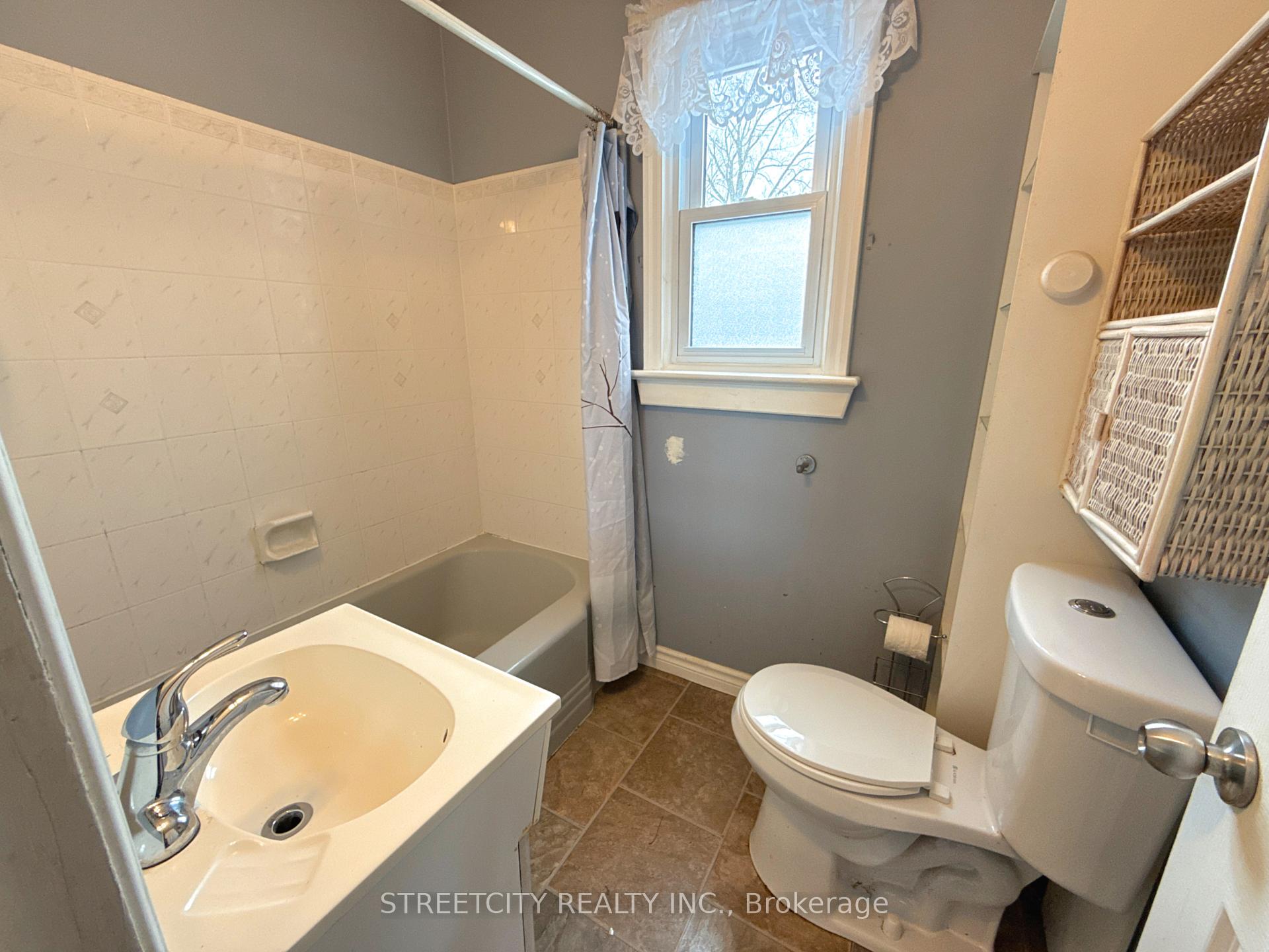 Photo 11 of 667 Murphy Road, Sarnia — HOMEH