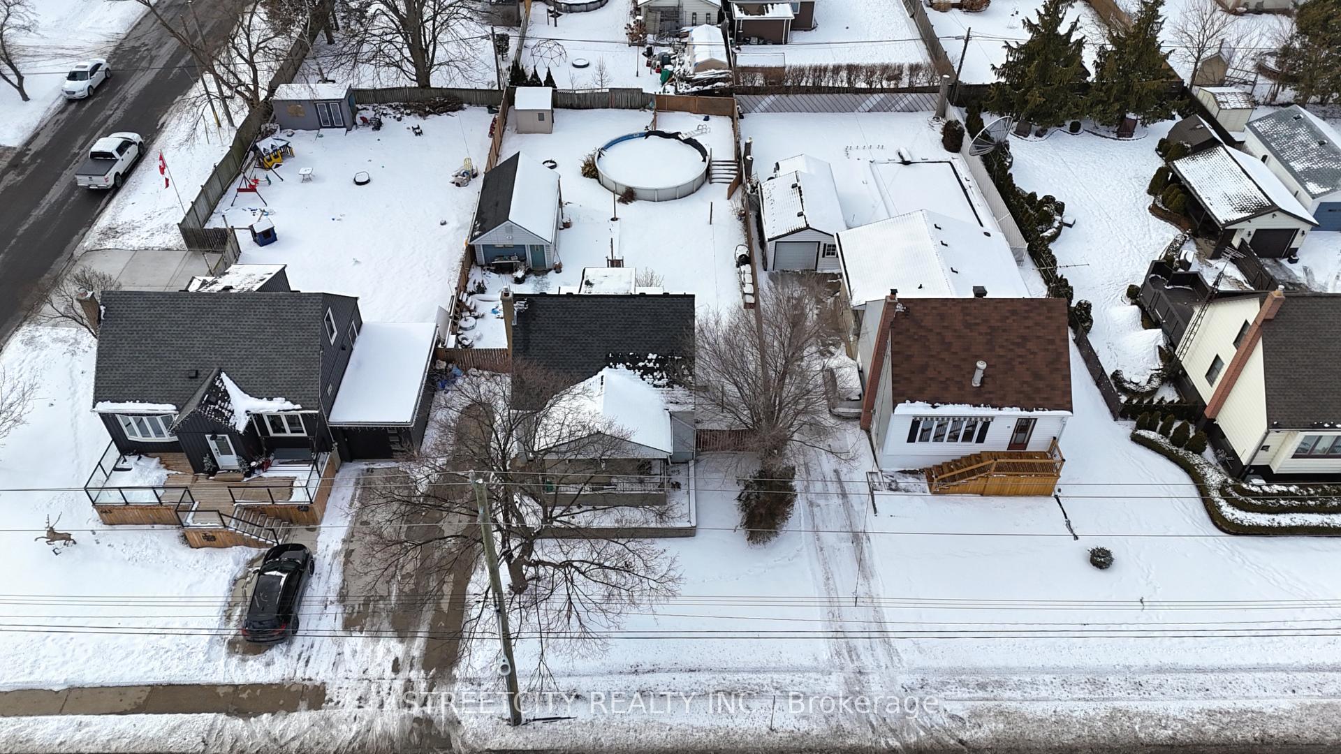 Photo 21 of 667 Murphy Road, Sarnia — HOMEH