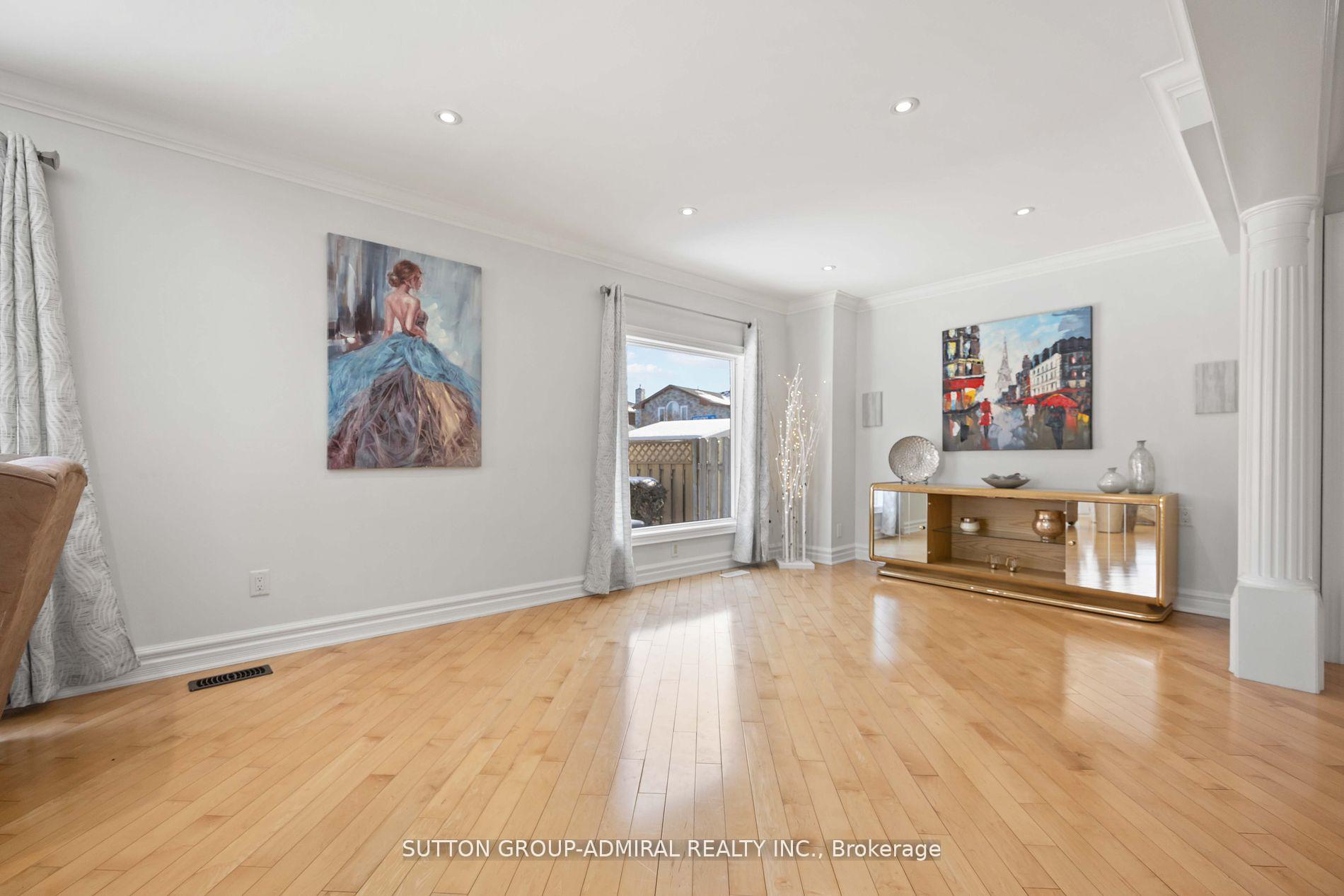 Photo 11 of 5 Ardwell Crescent, Vaughan, Maple — HOMEH