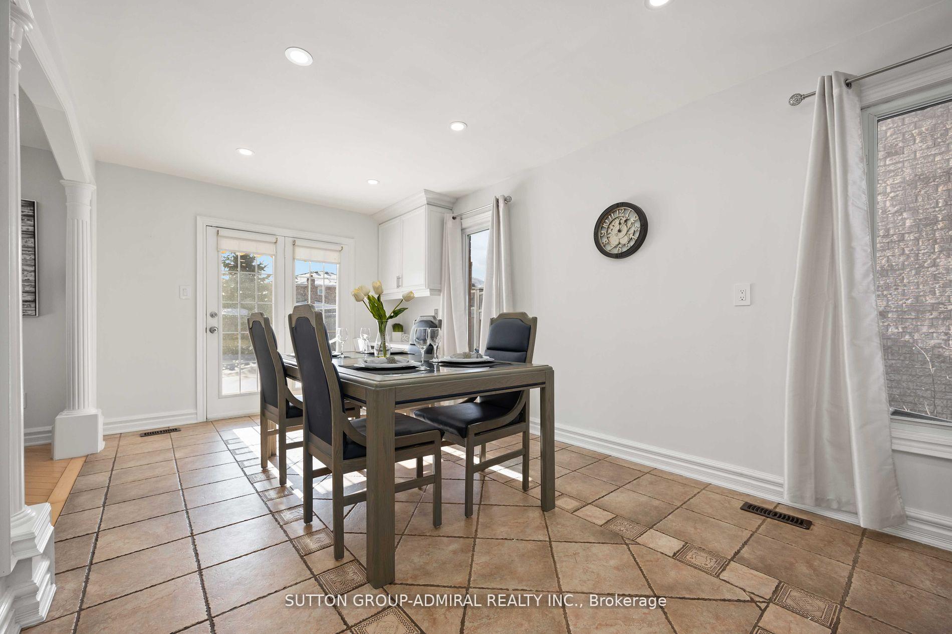 Photo 6 of 5 Ardwell Crescent, Vaughan, Maple — HOMEH