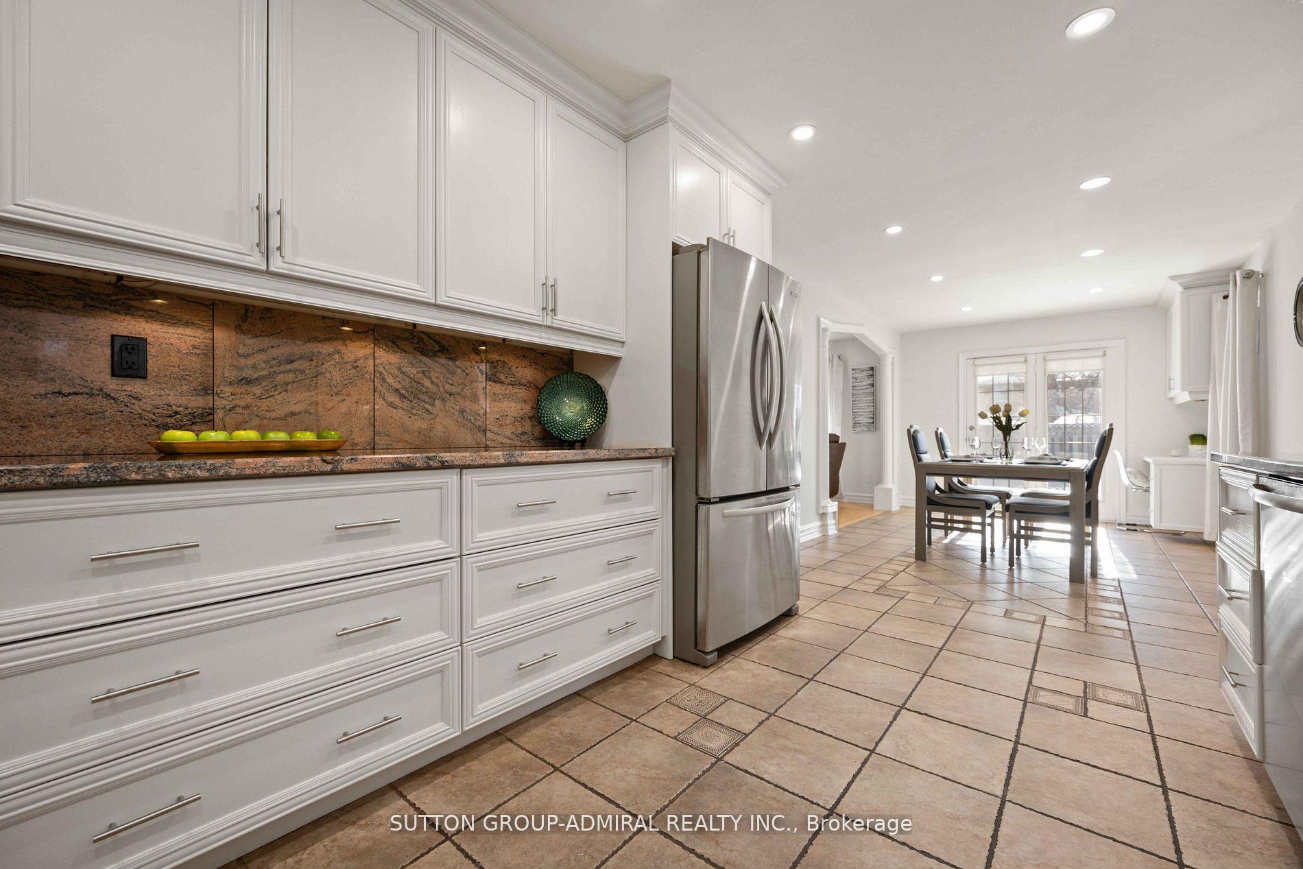 Photo 15 of 5 Ardwell Crescent, Vaughan, Maple — HOMEH