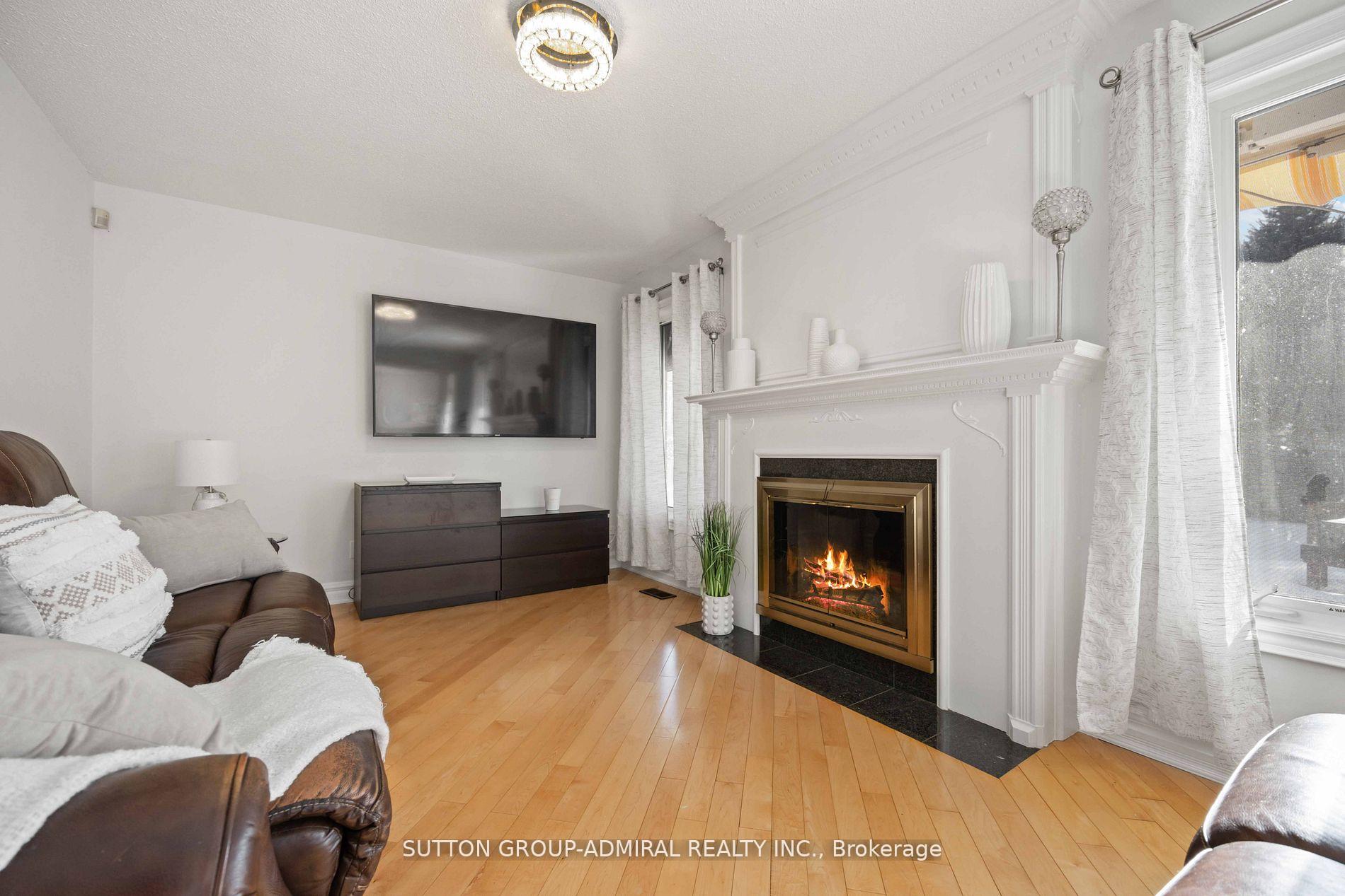 Photo 14 of 5 Ardwell Crescent, Vaughan, Maple — HOMEH