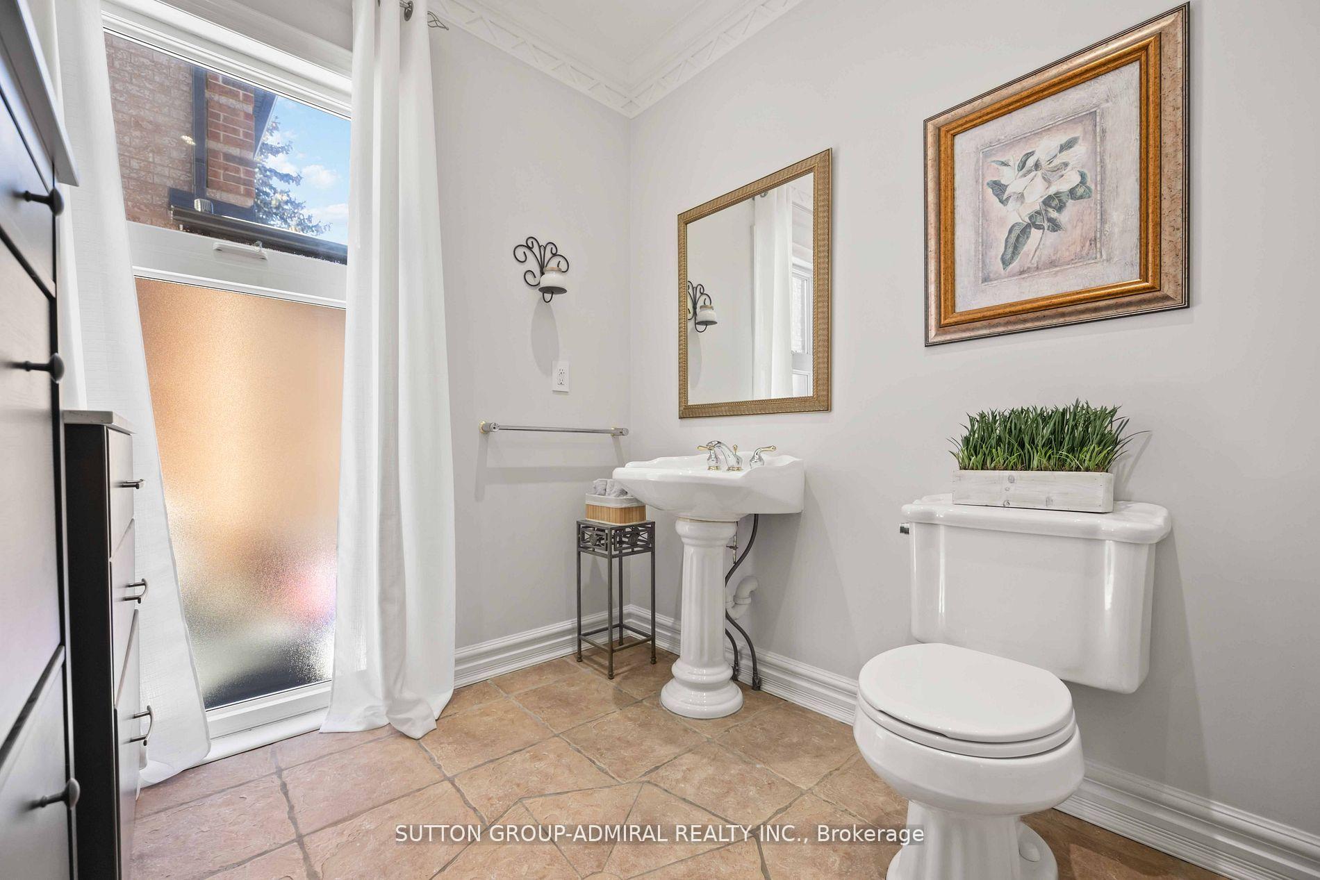 Photo 12 of 5 Ardwell Crescent, Vaughan, Maple — HOMEH