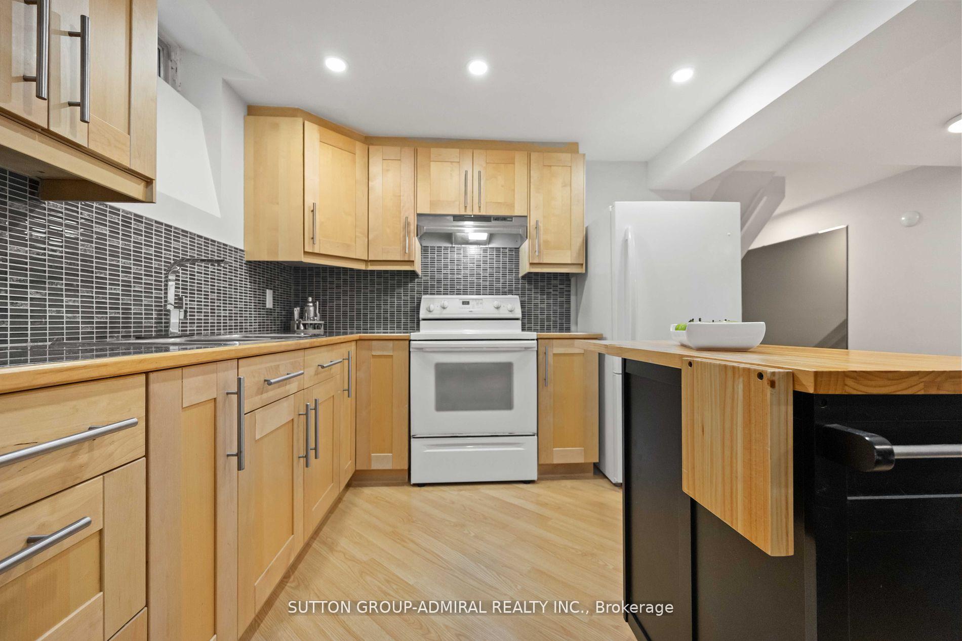 Photo 28 of 5 Ardwell Crescent, Vaughan, Maple — HOMEH