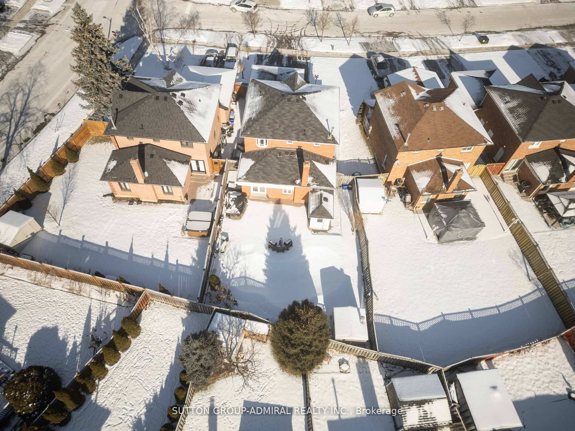 Photo 34 of 5 Ardwell Crescent, Vaughan, Maple — HOMEH
