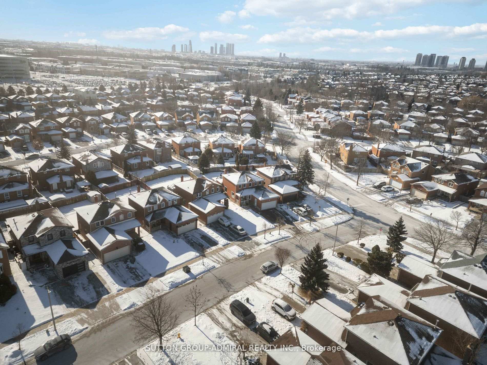 Photo 36 of 5 Ardwell Crescent, Vaughan, Maple — HOMEH