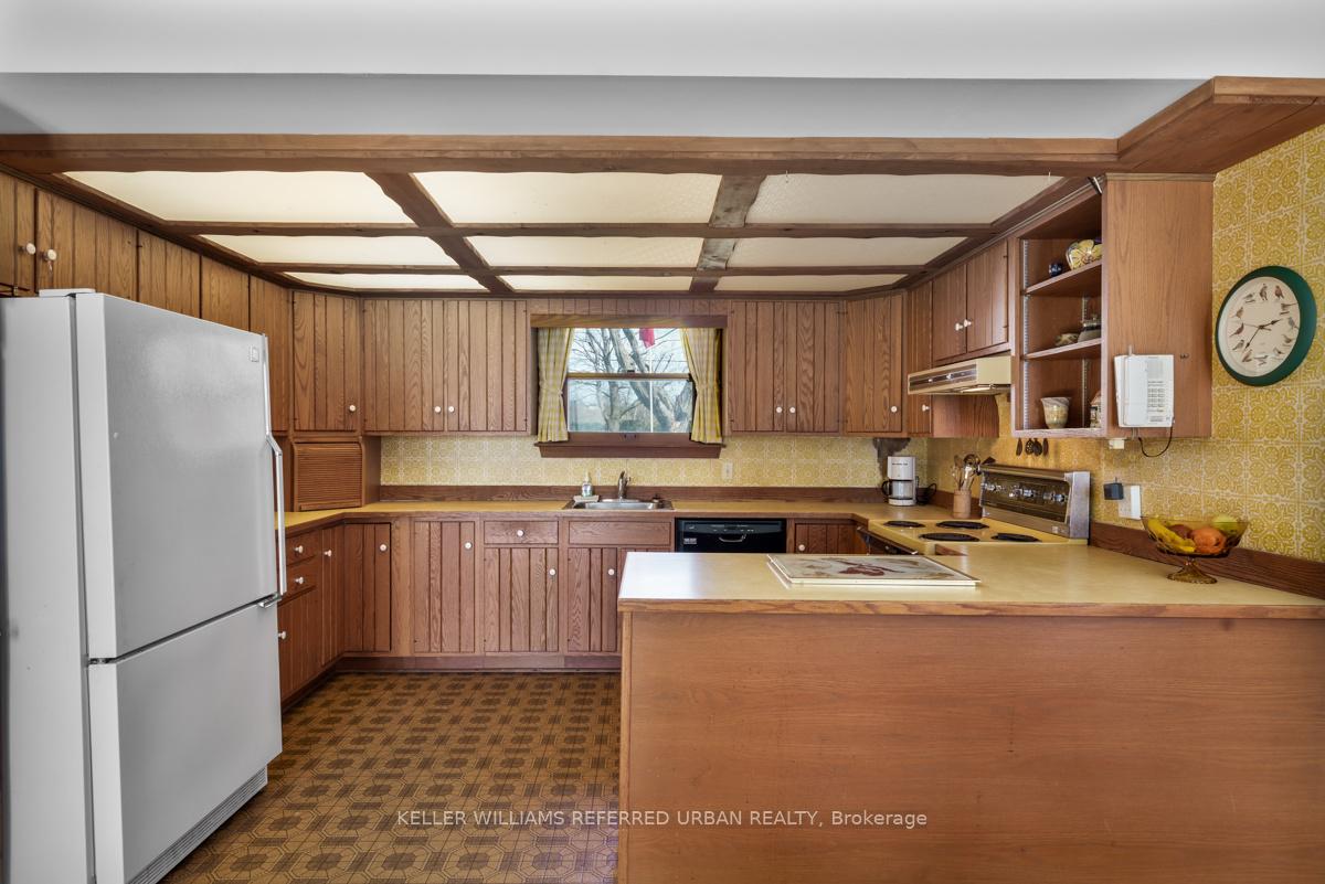 Photo 6 of 26950 Cedarhurst Beach Road, Brock, Beaverton — HOMEH