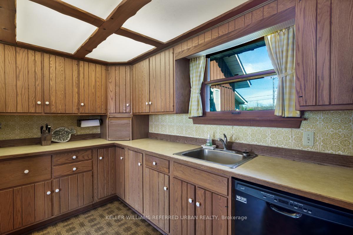 Photo 16 of 26950 Cedarhurst Beach Road, Brock, Beaverton — HOMEH