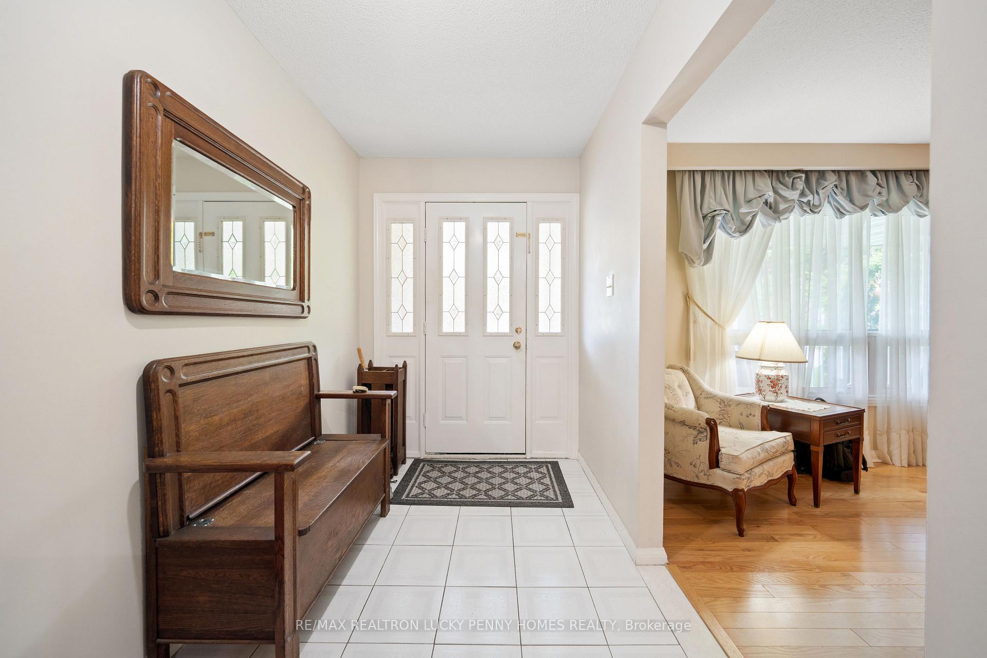 Photo 17 of 35 Captain Rolph Boulevard, Markham, Markham Village — HOMEH