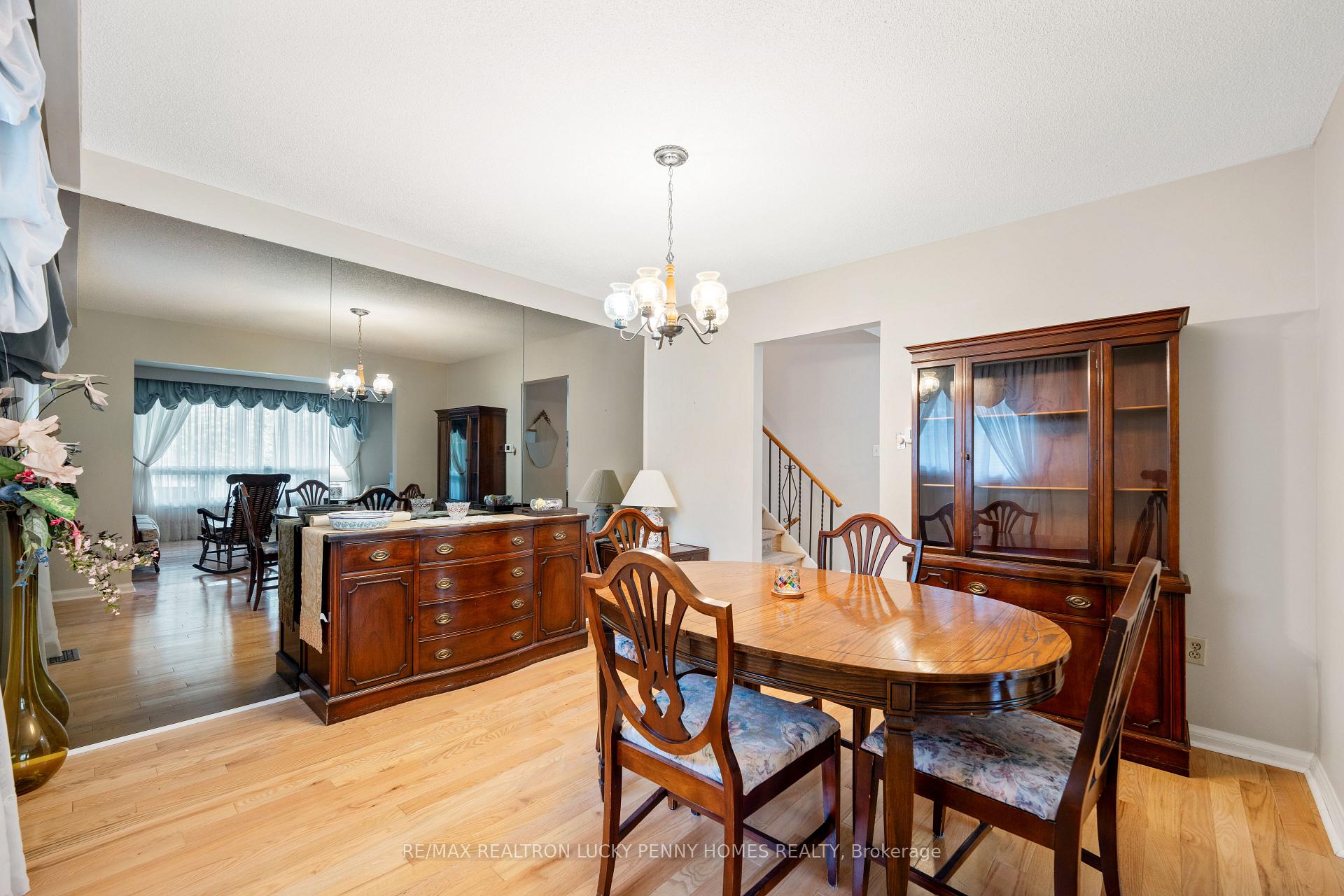 Photo 11 of 35 Captain Rolph Boulevard, Markham, Markham Village — HOMEH