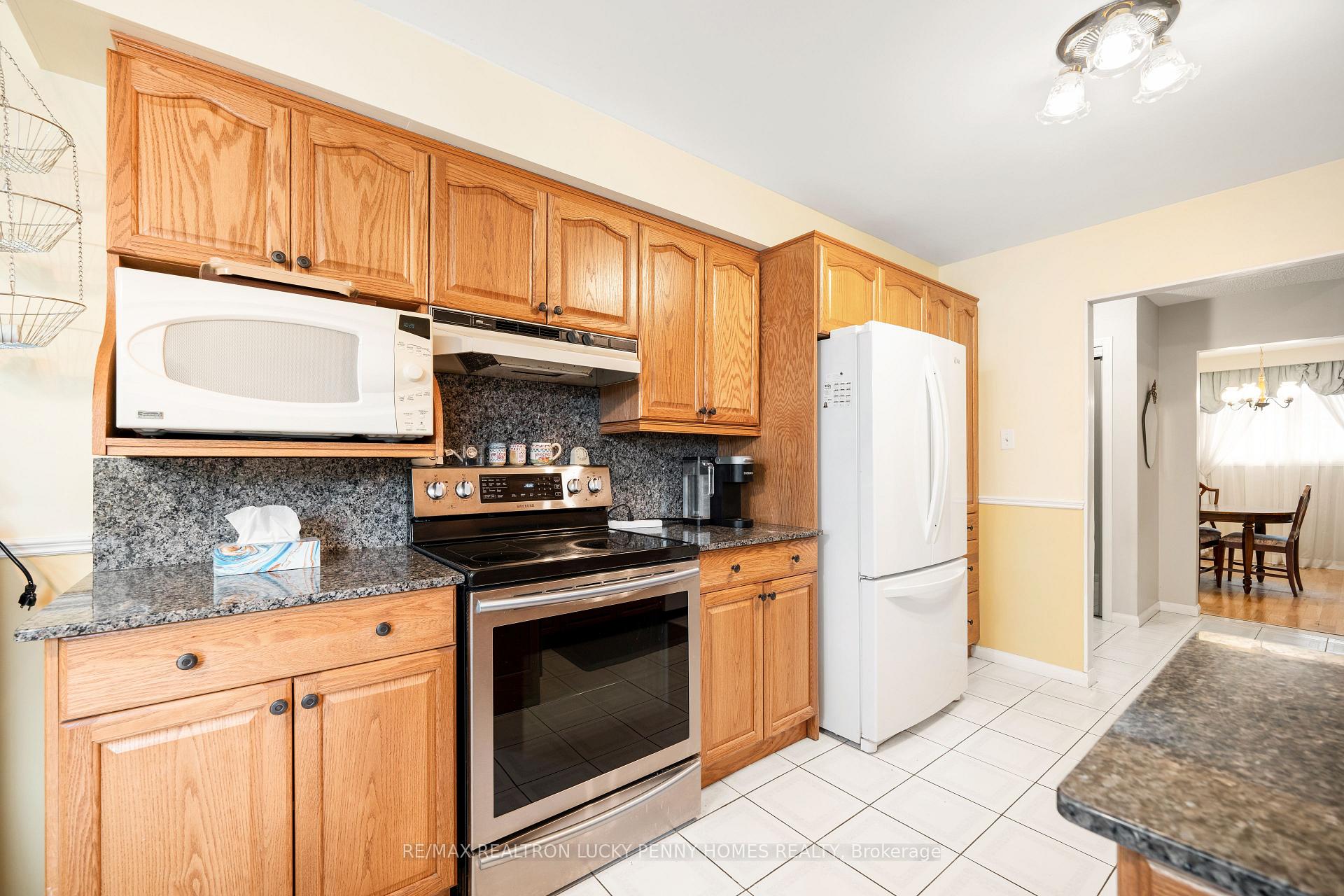 Photo 34 of 35 Captain Rolph Boulevard, Markham, Markham Village — HOMEH