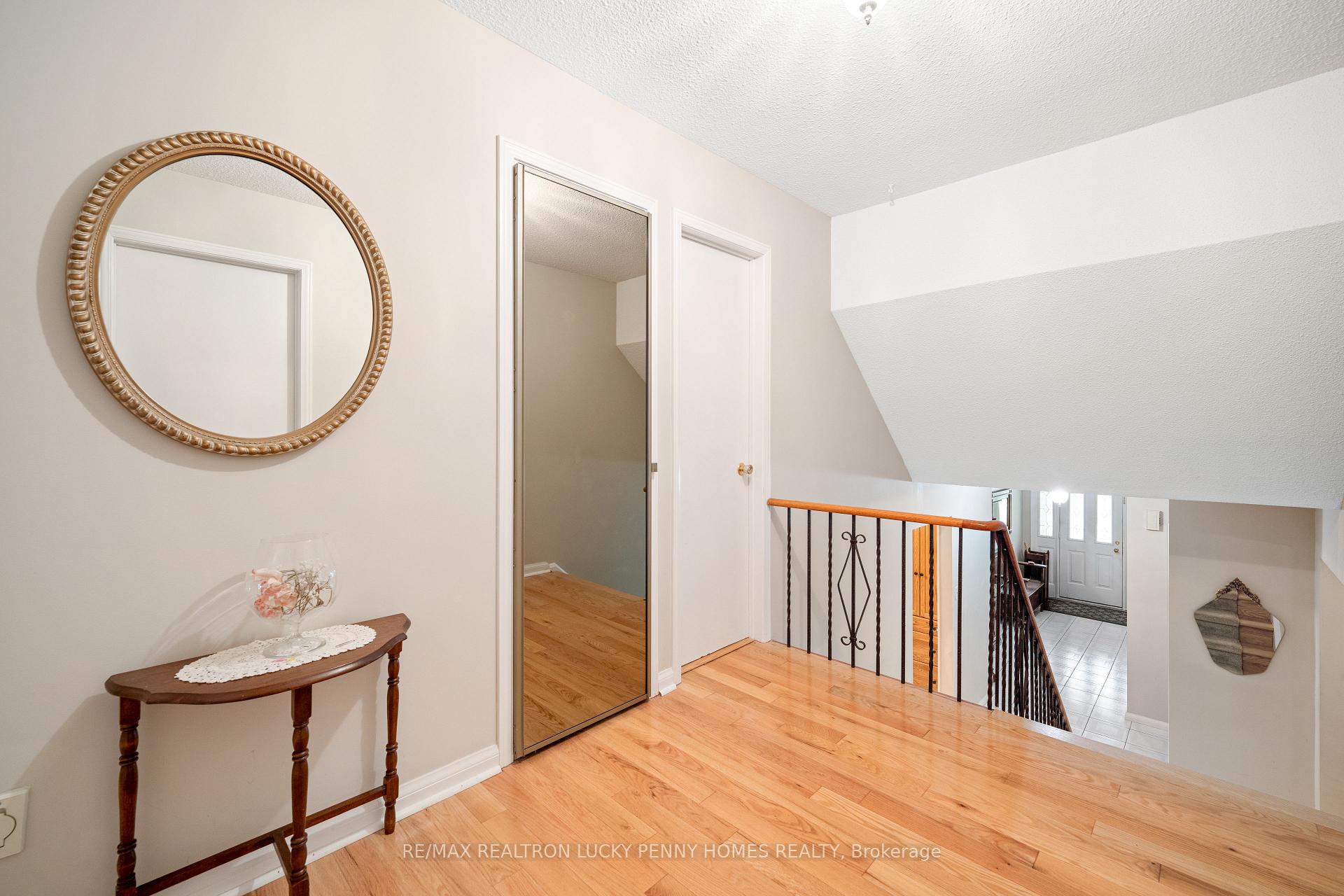 Photo 9 of 35 Captain Rolph Boulevard, Markham, Markham Village — HOMEH