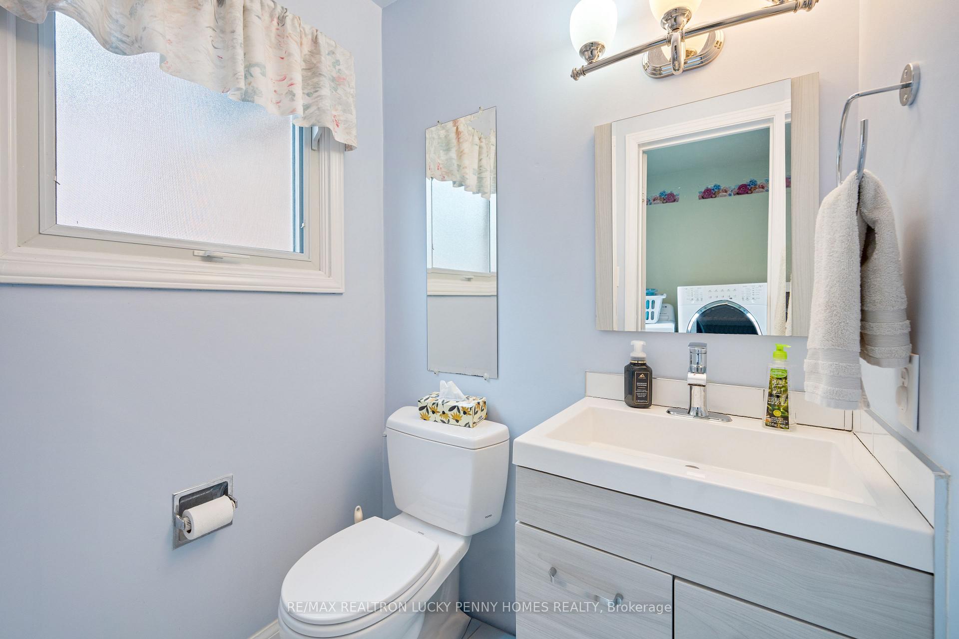 Photo 19 of 35 Captain Rolph Boulevard, Markham, Markham Village — HOMEH