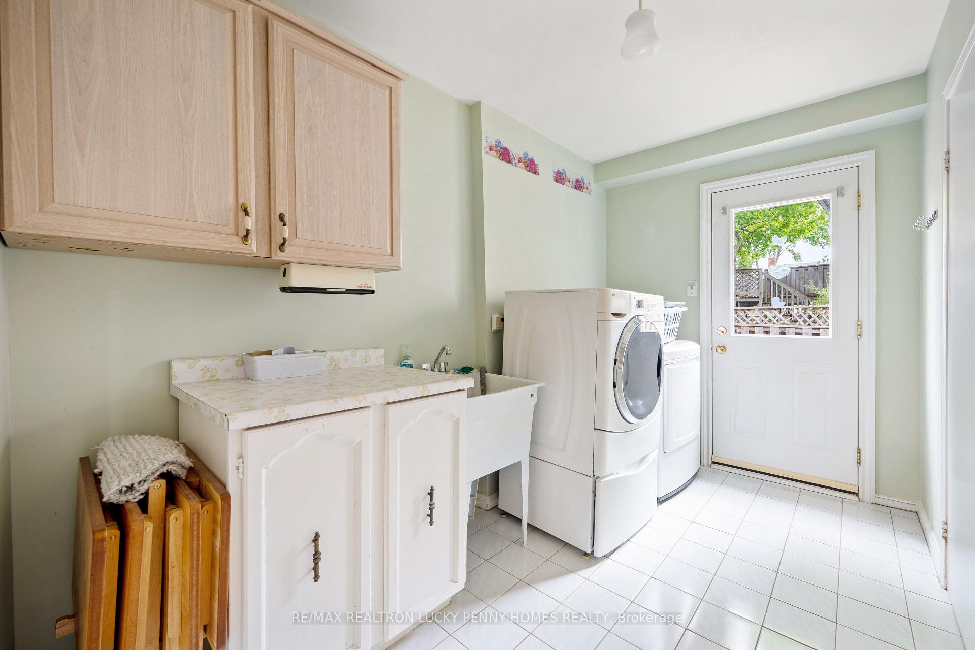 Photo 24 of 35 Captain Rolph Boulevard, Markham, Markham Village — HOMEH