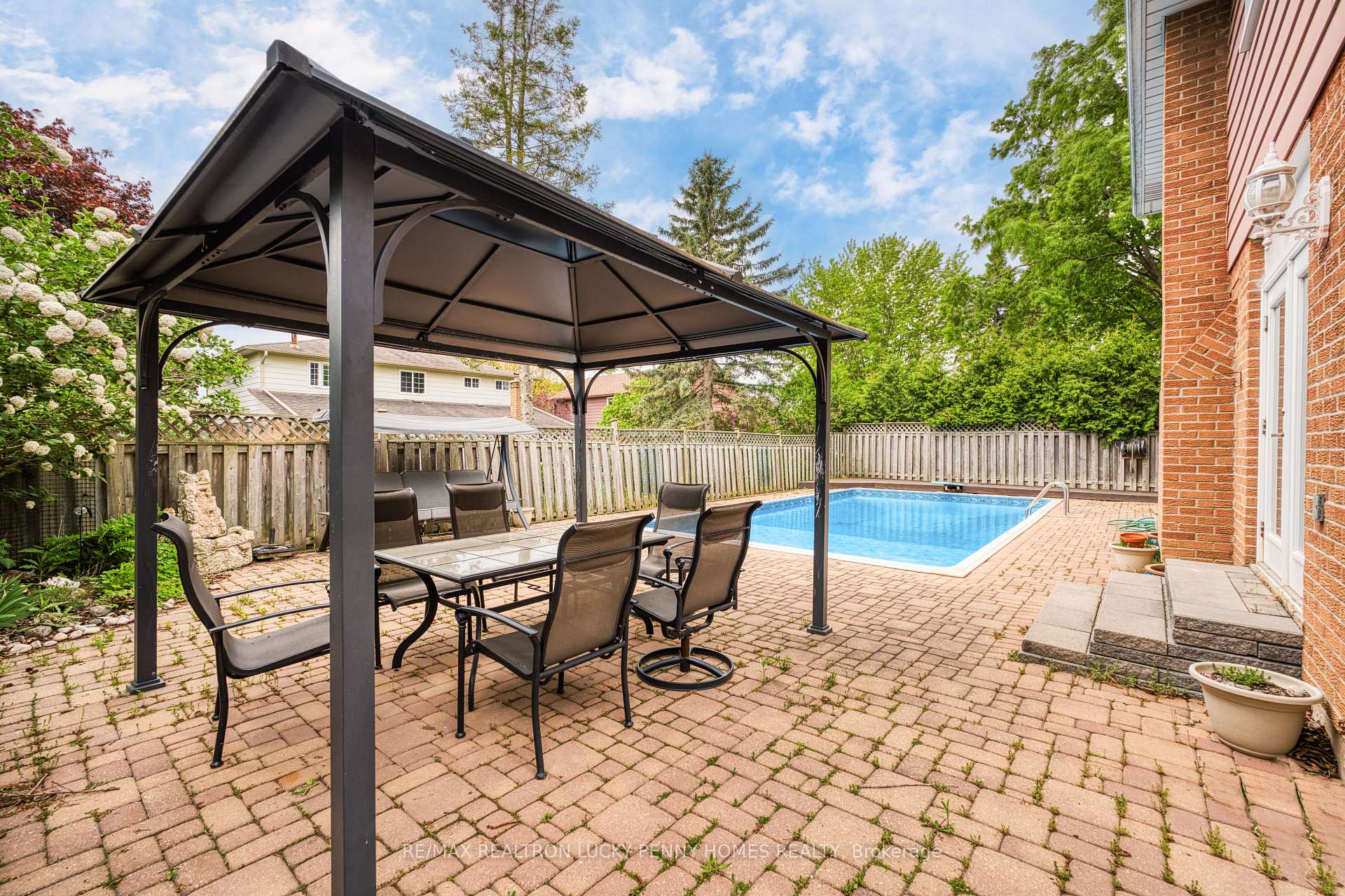 Photo 32 of 35 Captain Rolph Boulevard, Markham, Markham Village — HOMEH