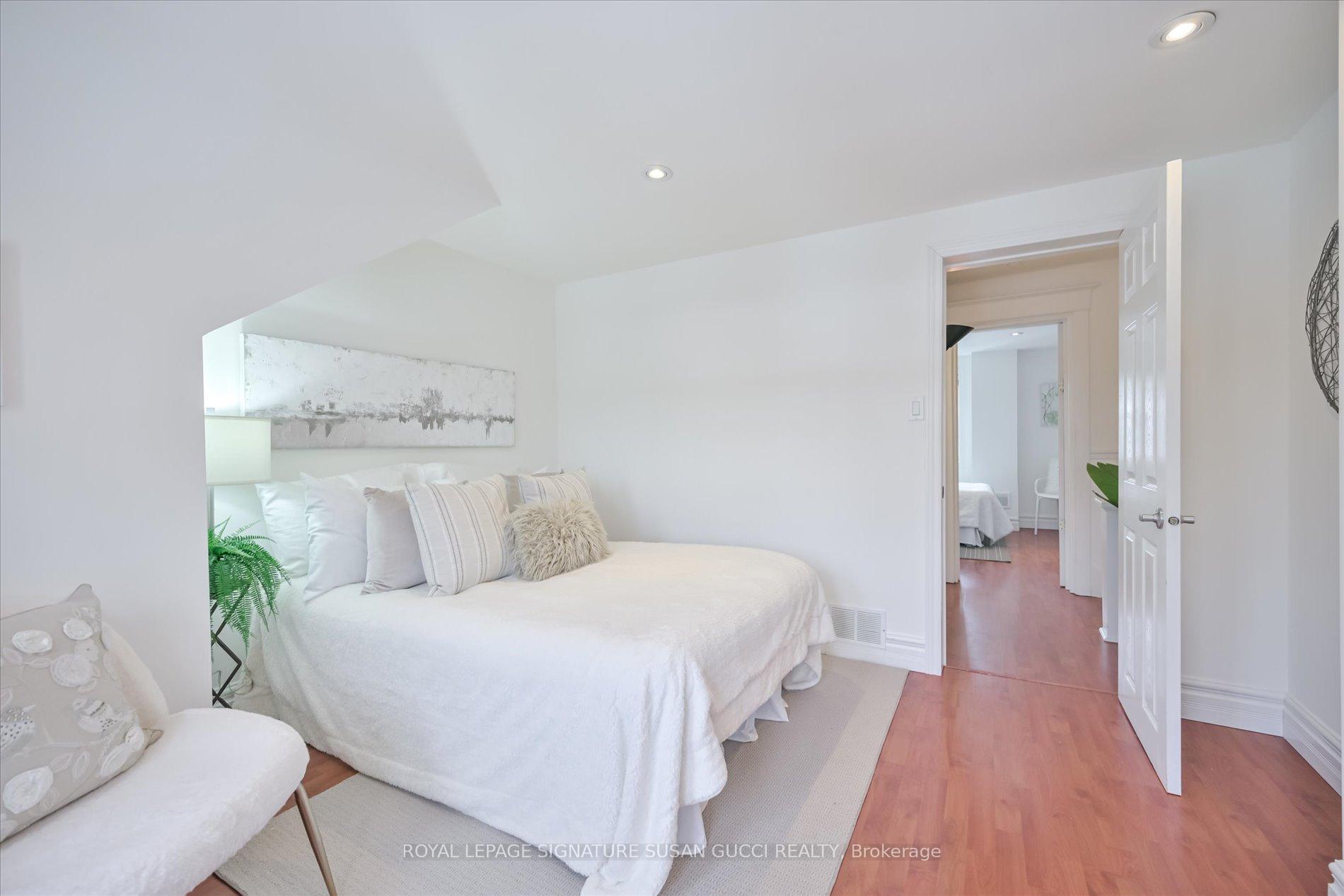 Photo 13 of 20 Roosevelt Road, Toronto, Danforth Village-East York — HOMEH