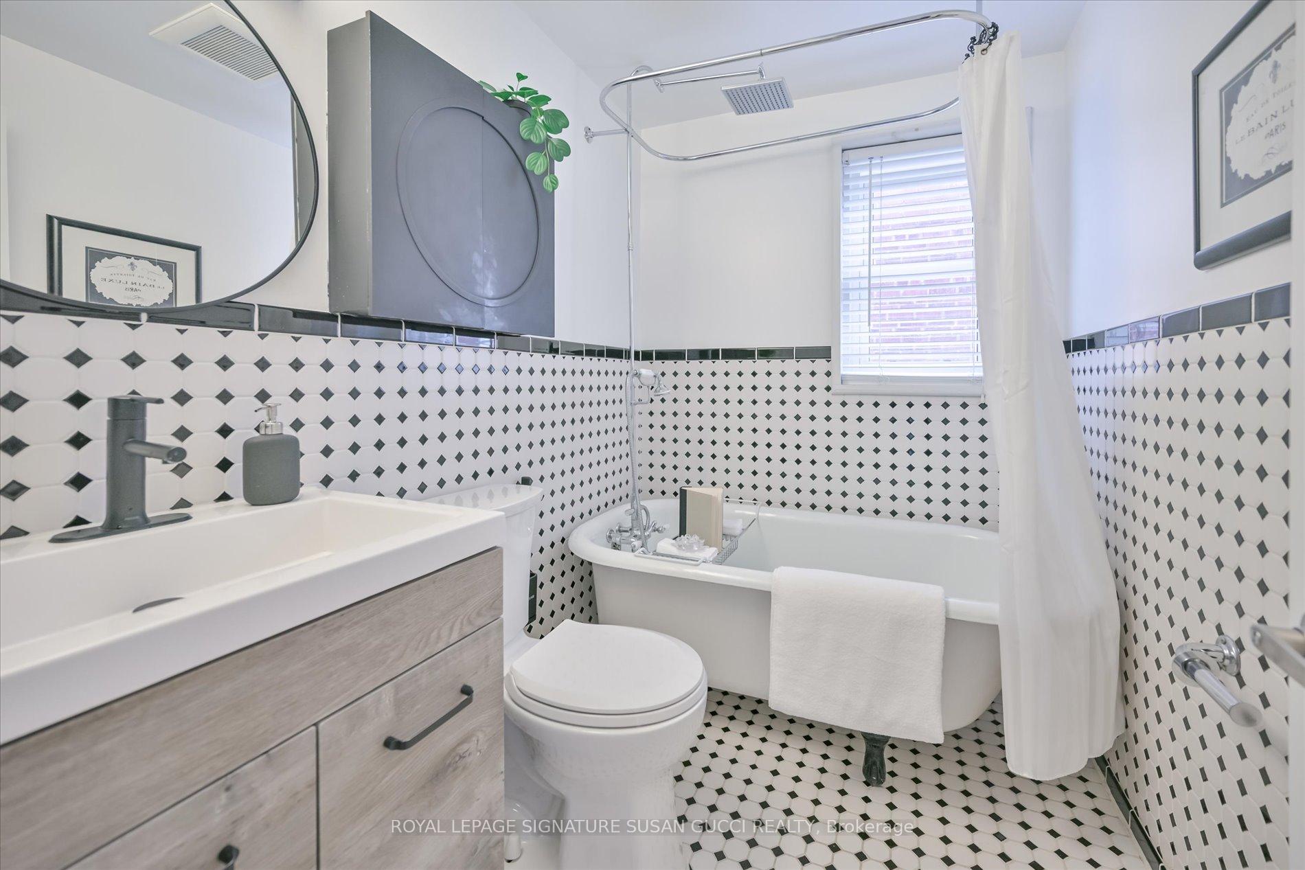 Photo 16 of 20 Roosevelt Road, Toronto, Danforth Village-East York — HOMEH