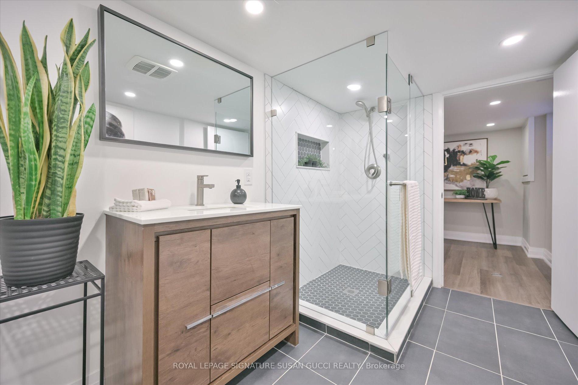 Photo 22 of 20 Roosevelt Road, Toronto, Danforth Village-East York — HOMEH