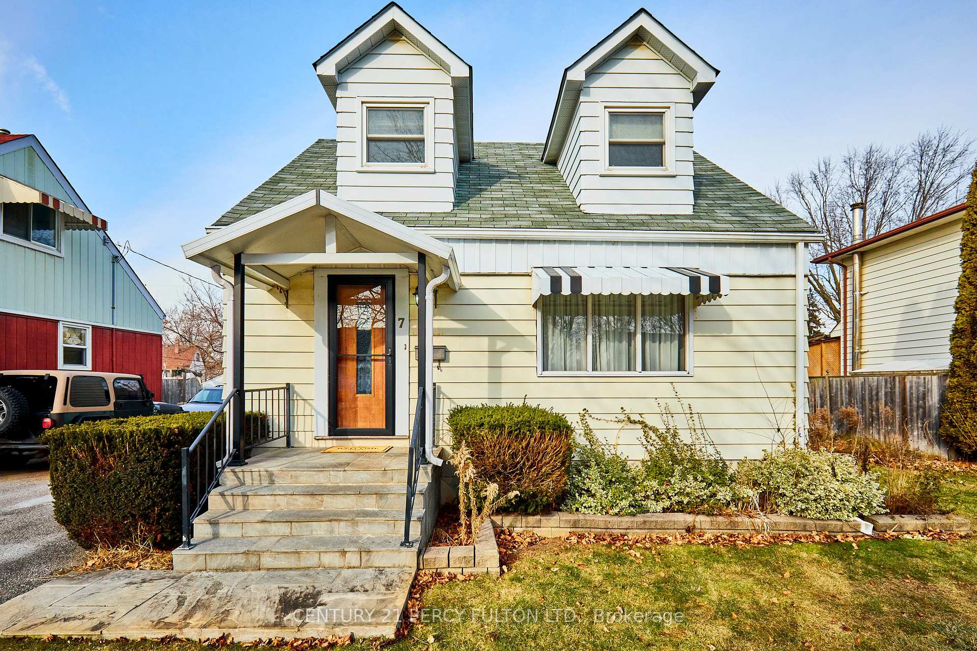 Photo 3 of 7 Parry Road, Ajax, South East — HOMEH