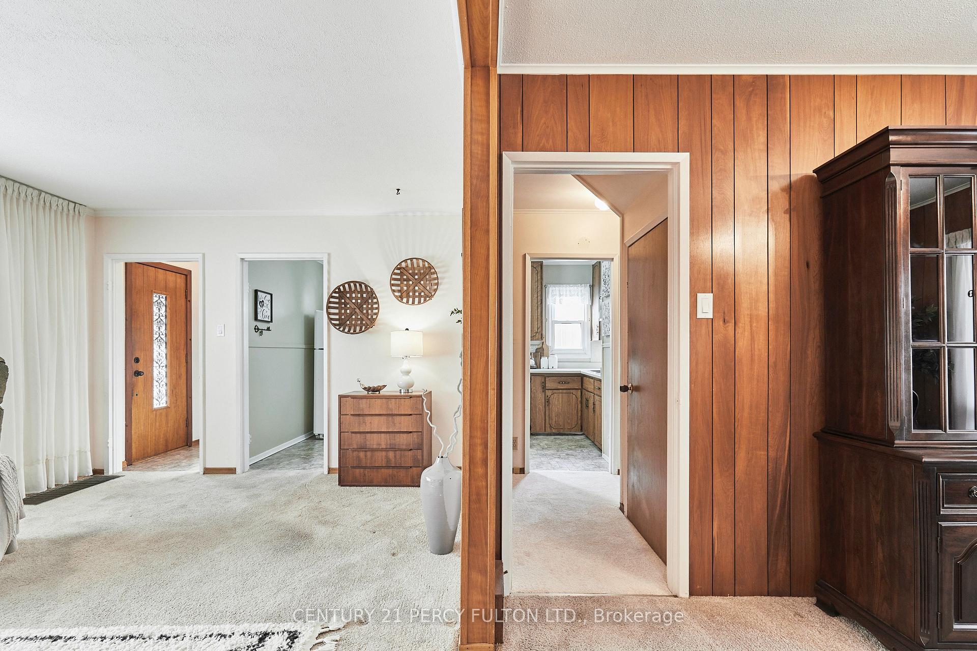 Photo 6 of 7 Parry Road, Ajax, South East — HOMEH