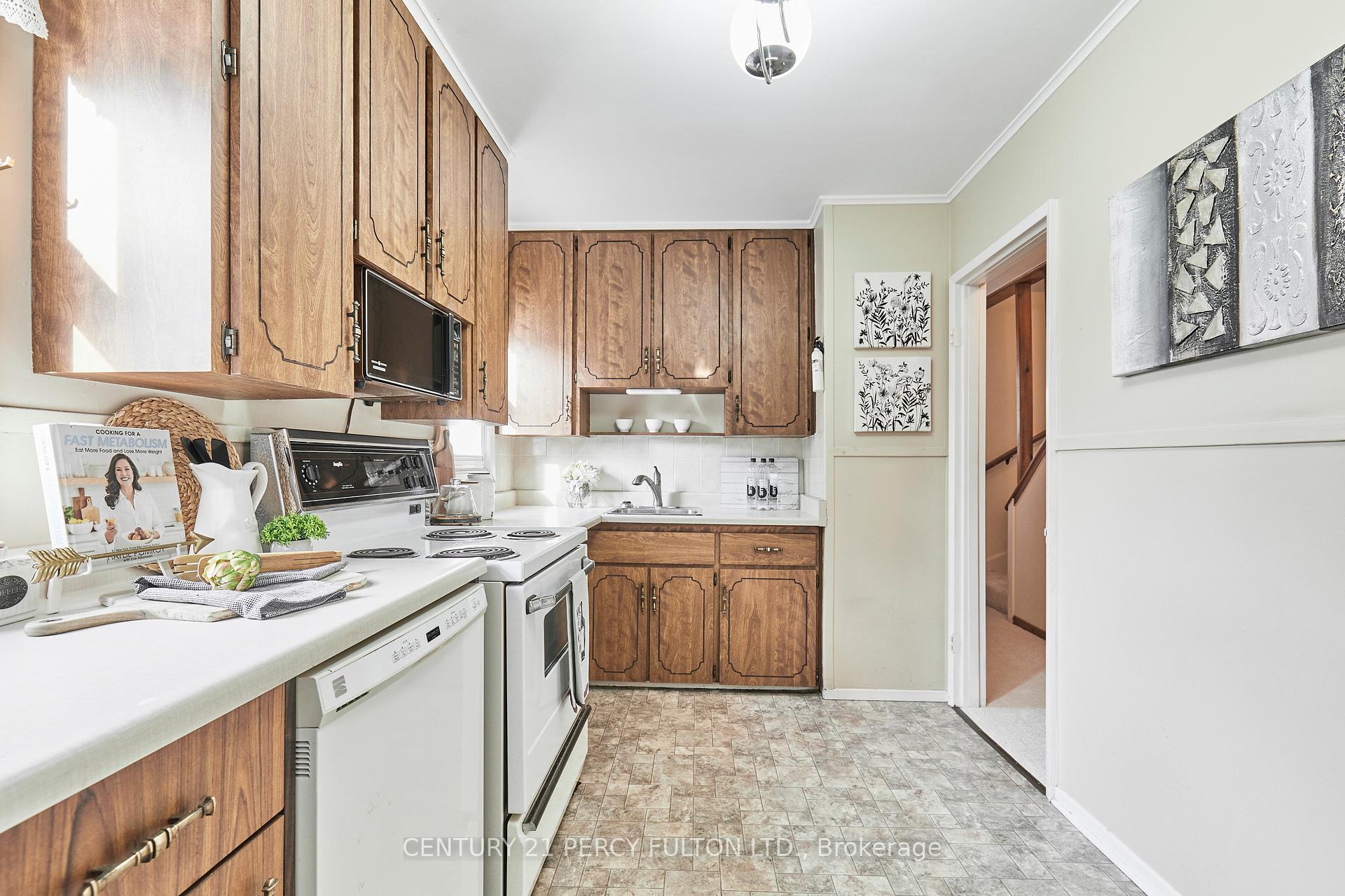 Photo 17 of 7 Parry Road, Ajax, South East — HOMEH