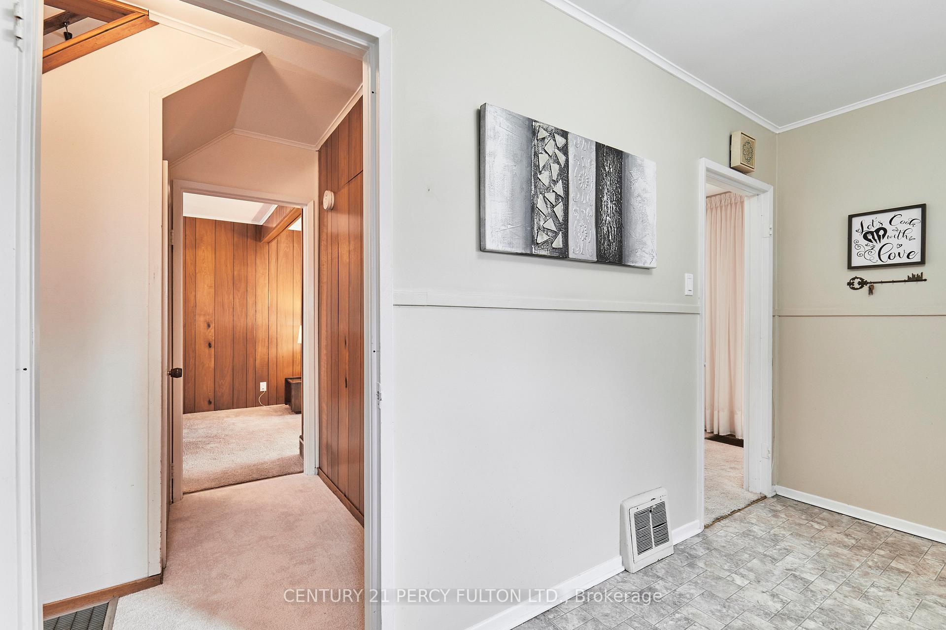 Photo 12 of 7 Parry Road, Ajax, South East — HOMEH
